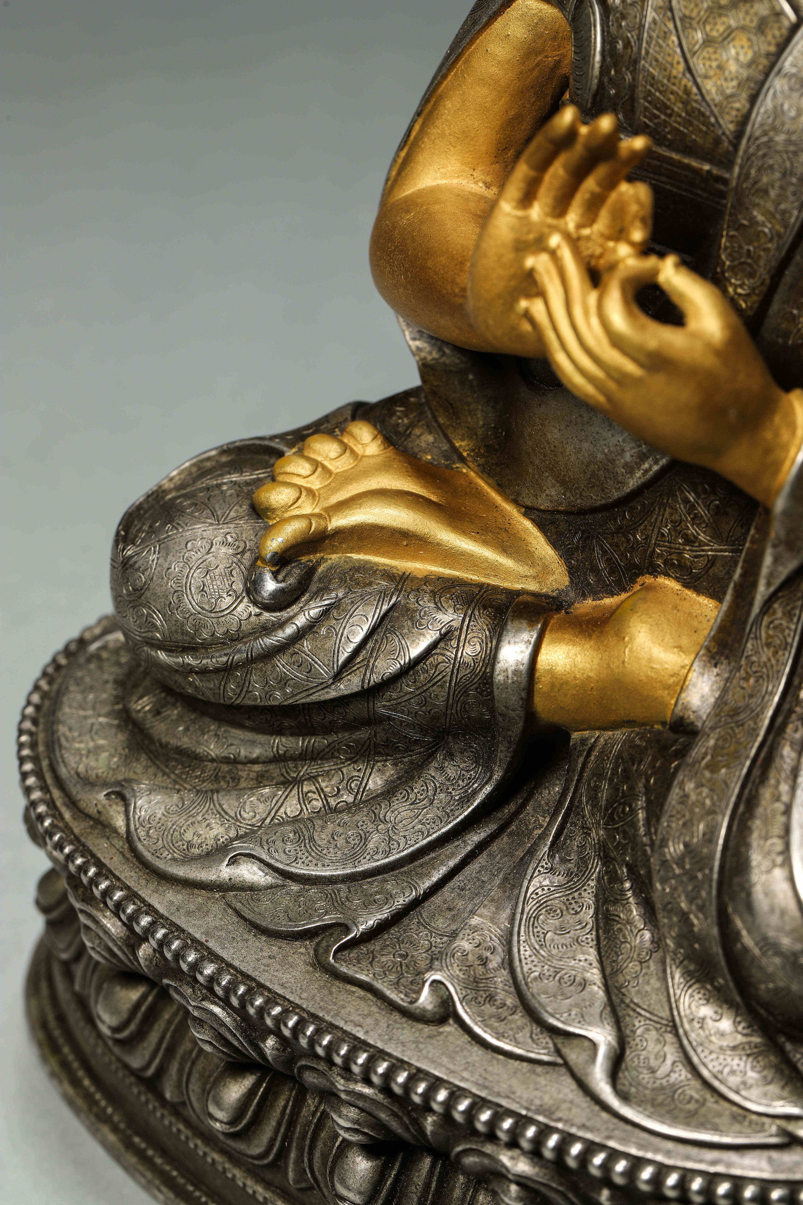 A Silver Statue of a Lama with Partial Gold Facing, Qing Dynasty - 5