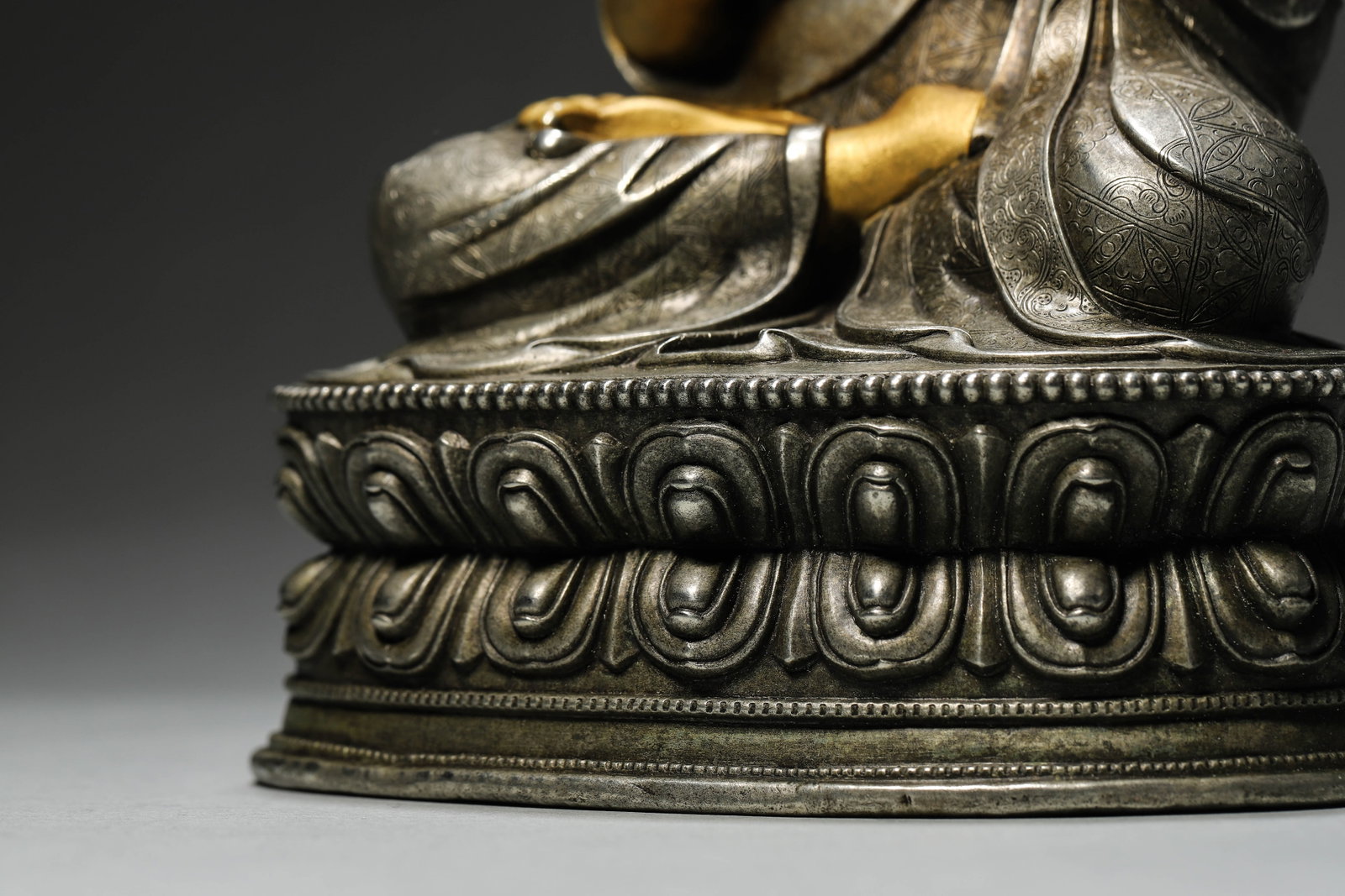 A Silver Statue of a Lama with Partial Gold Facing, Qing Dynasty - 6