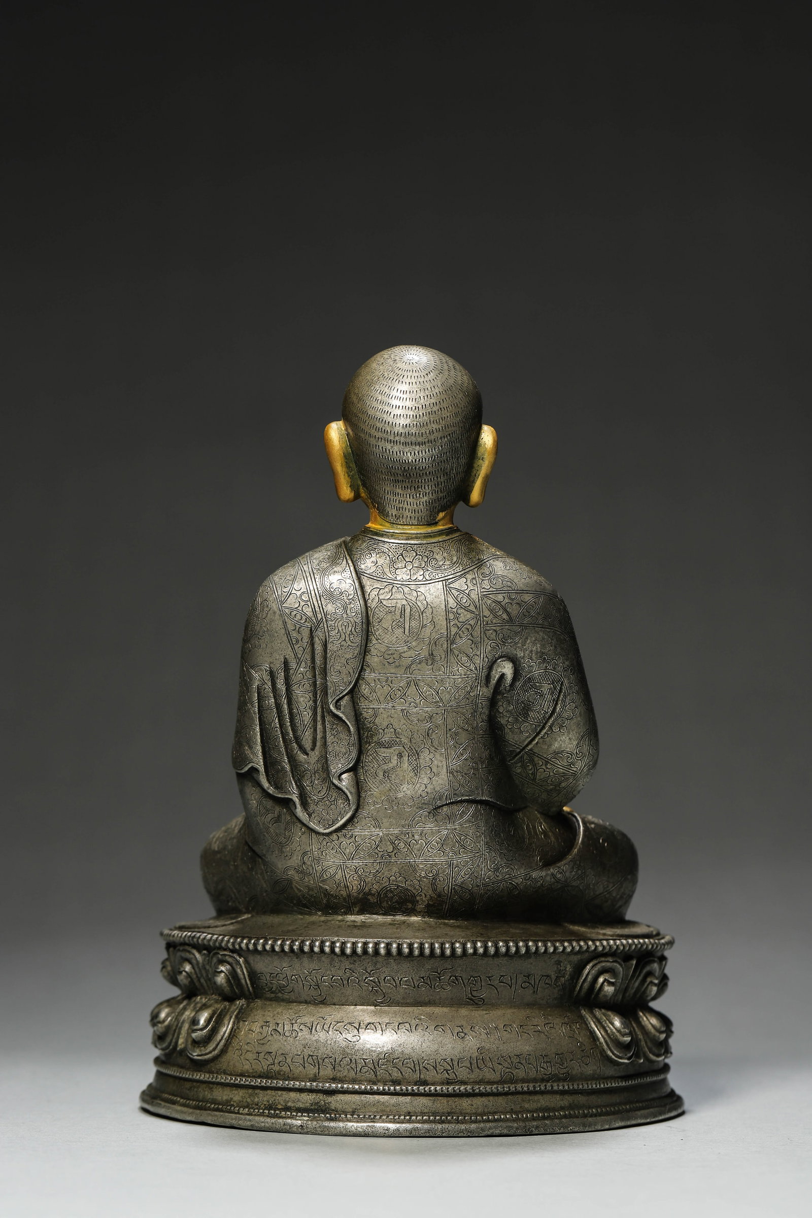 A Silver Statue of a Lama with Partial Gold Facing, Qing Dynasty - 8