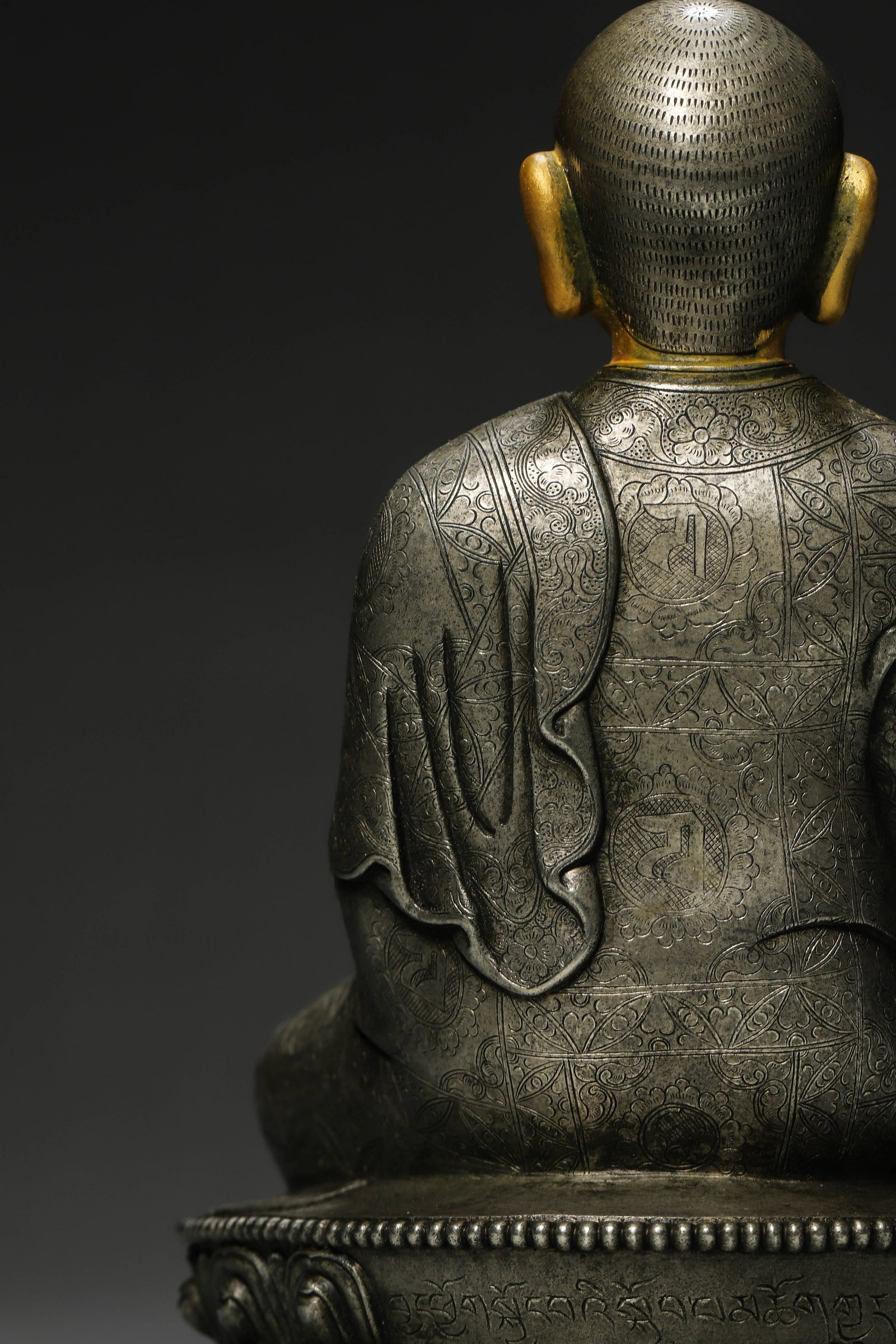 A Silver Statue of a Lama with Partial Gold Facing, Qing Dynasty - 9