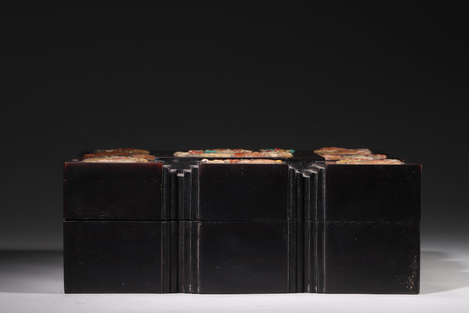 A Set of Zitan Wood Nesting Boxes with Precious Stone Inlaid Flower-and-Bird Design - Qing Dynasty - 2