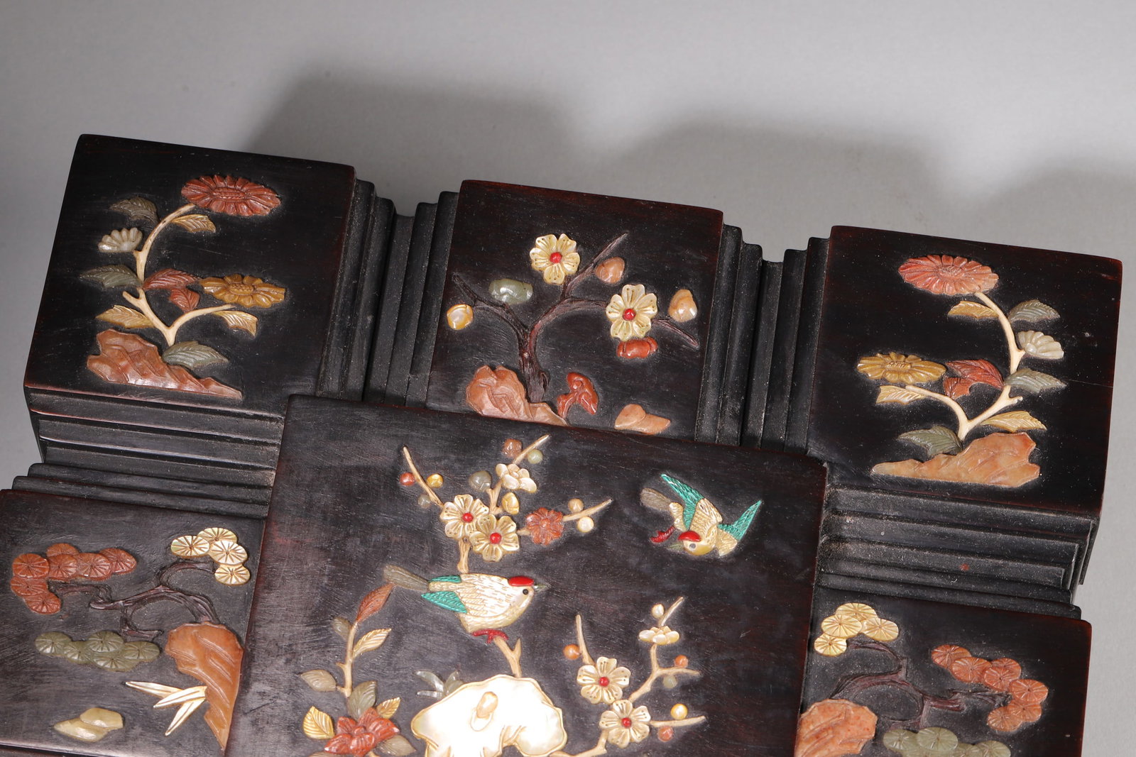 A Set of Zitan Wood Nesting Boxes with Precious Stone Inlaid Flower-and-Bird Design - Qing Dynasty - 6