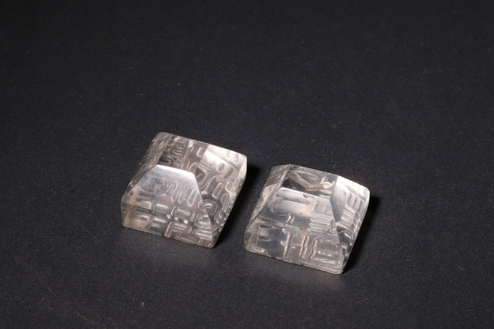 A Pair of Han Dynasty Crystal Seals with Dou-Shaped Knobs - 2