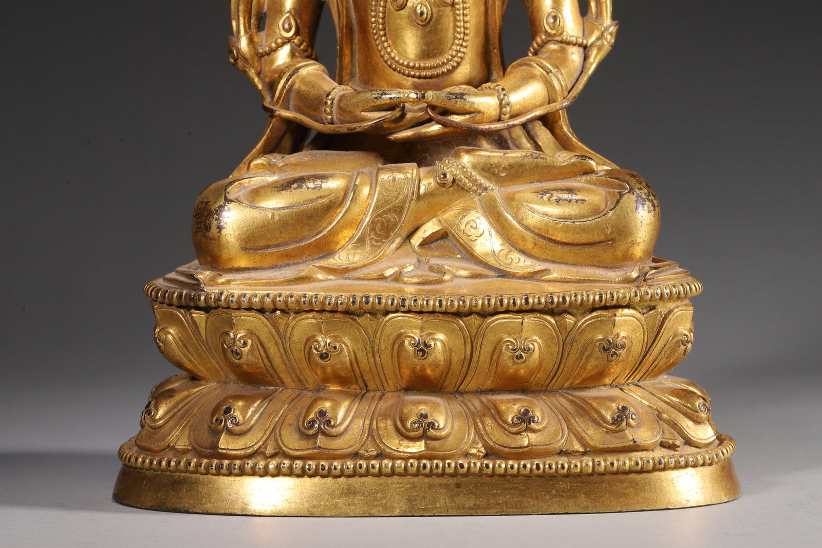 A Gilt Bronze Amitayus Statue - Qing Dynasty - 3