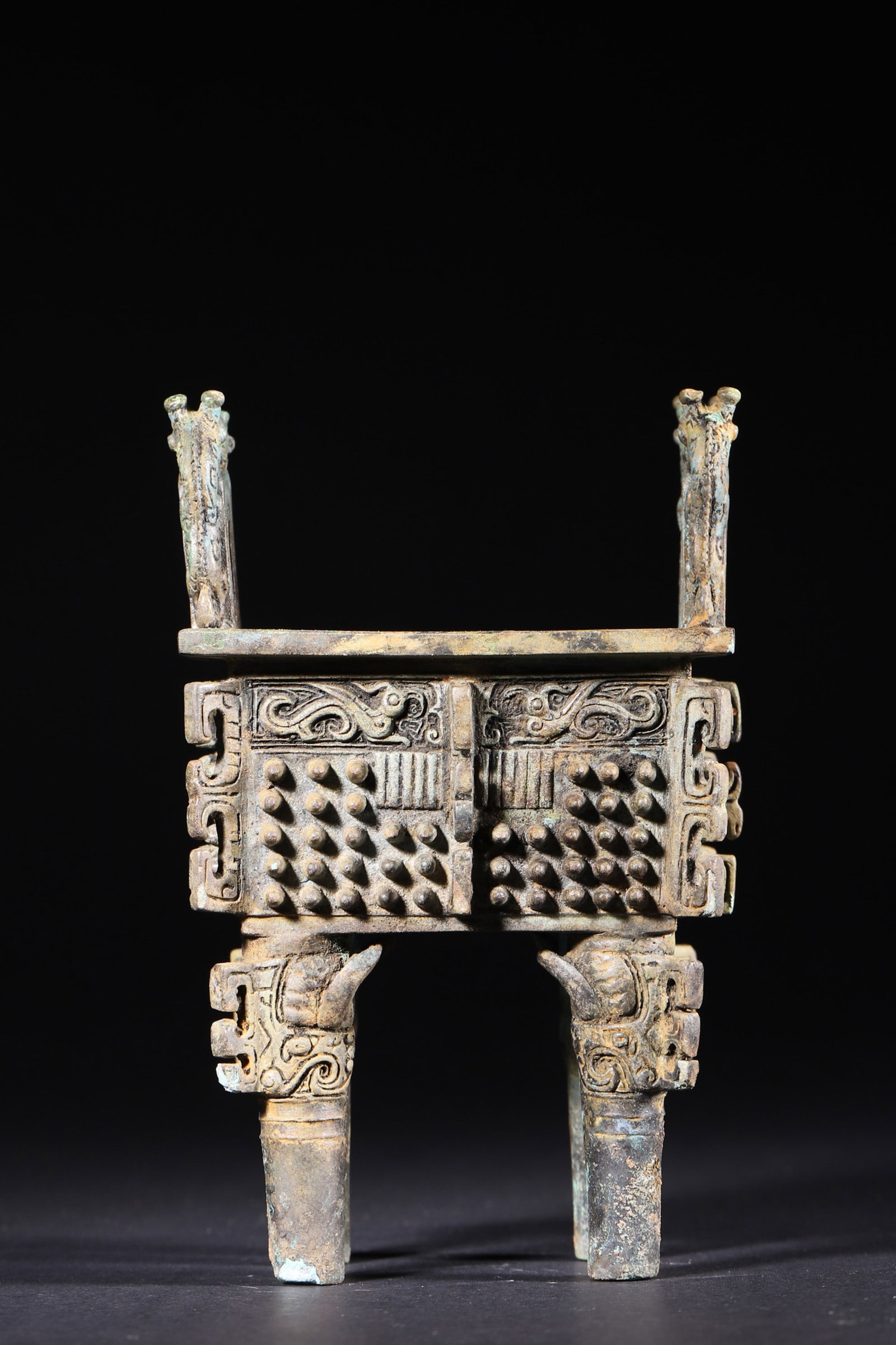A Bronze Rectangular Ding with Nail-Pattern Decoration - Late Shang Dynasty - 3