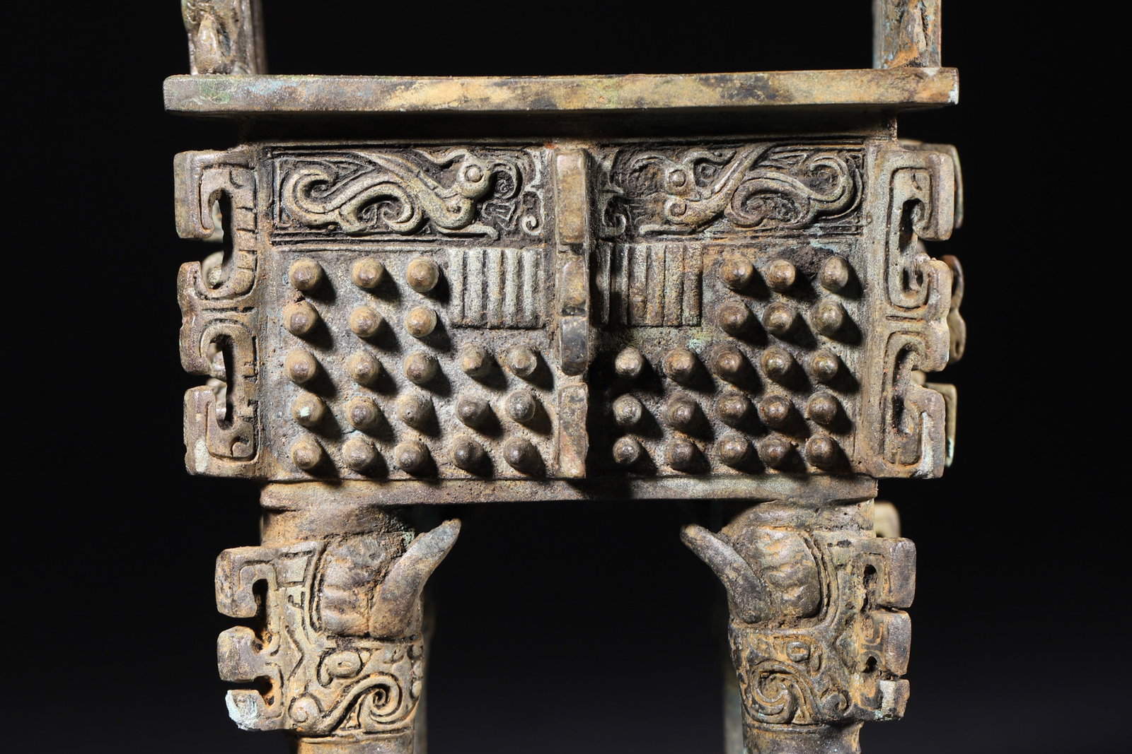 A Bronze Rectangular Ding with Nail-Pattern Decoration - Late Shang Dynasty - 4