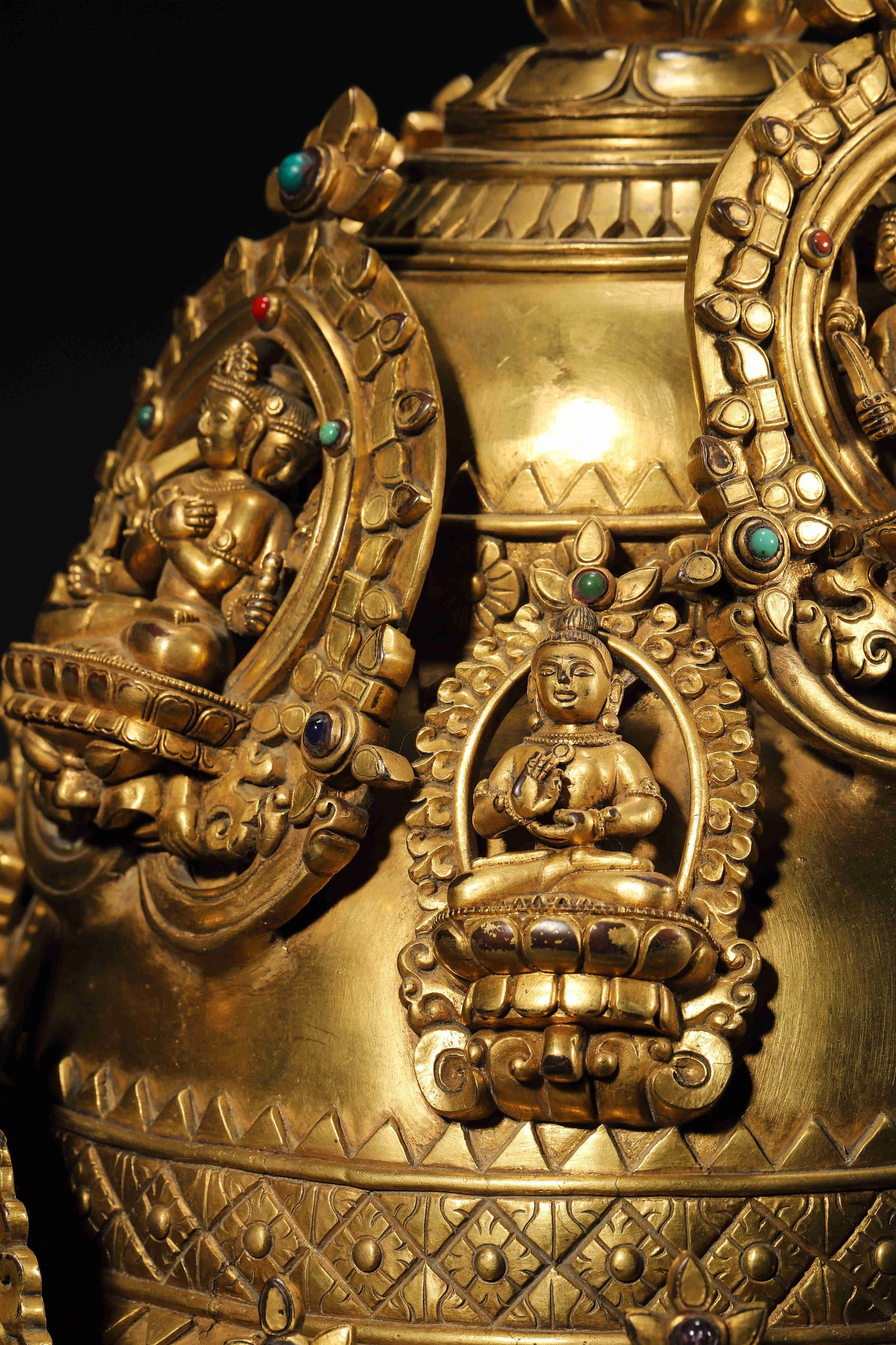 A Ming Dynasty Tibetan Gilt-Bronze Jewel-Inlaid Royal Crown - 7