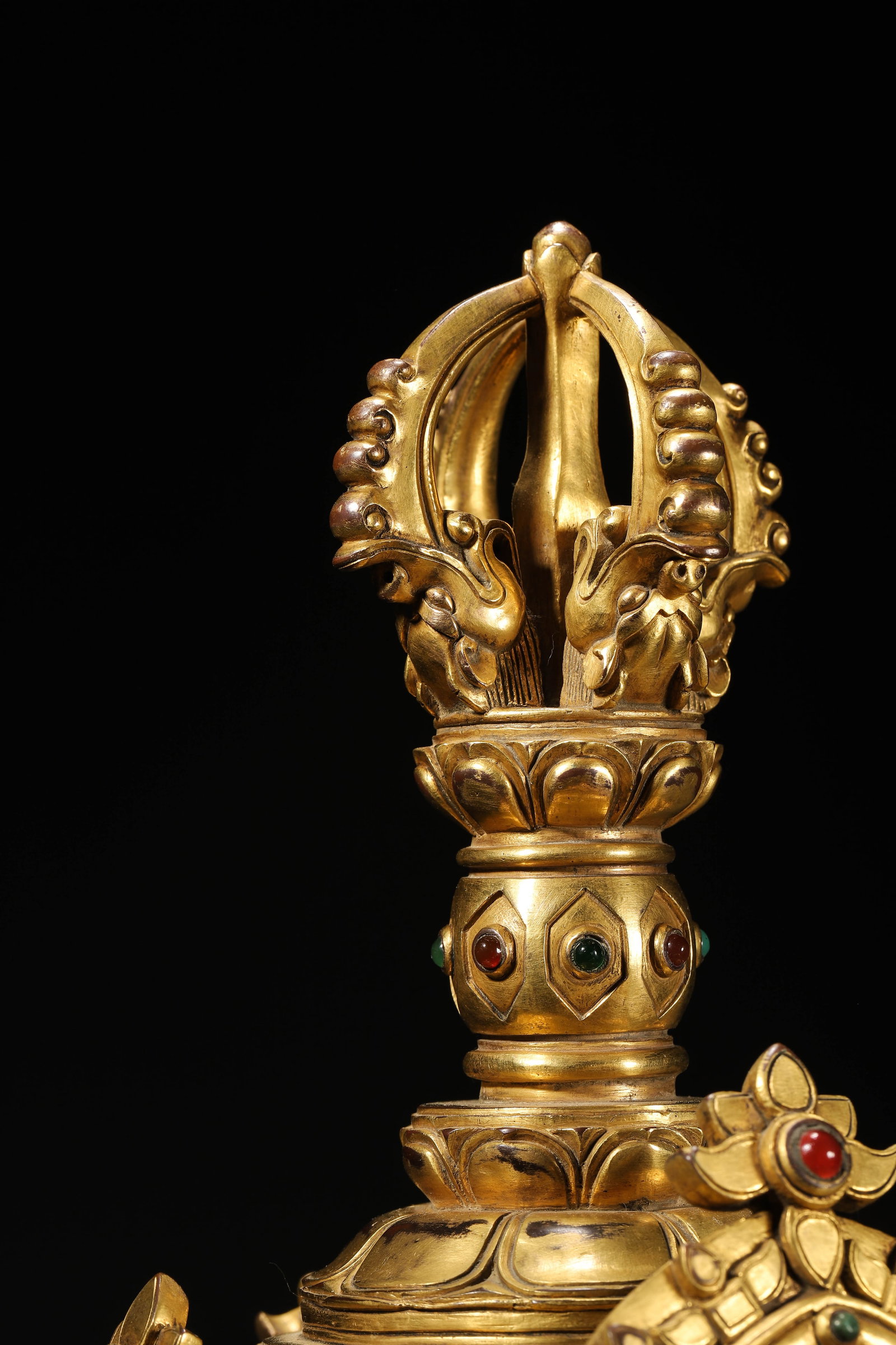 A Ming Dynasty Tibetan Gilt-Bronze Jewel-Inlaid Royal Crown - 8
