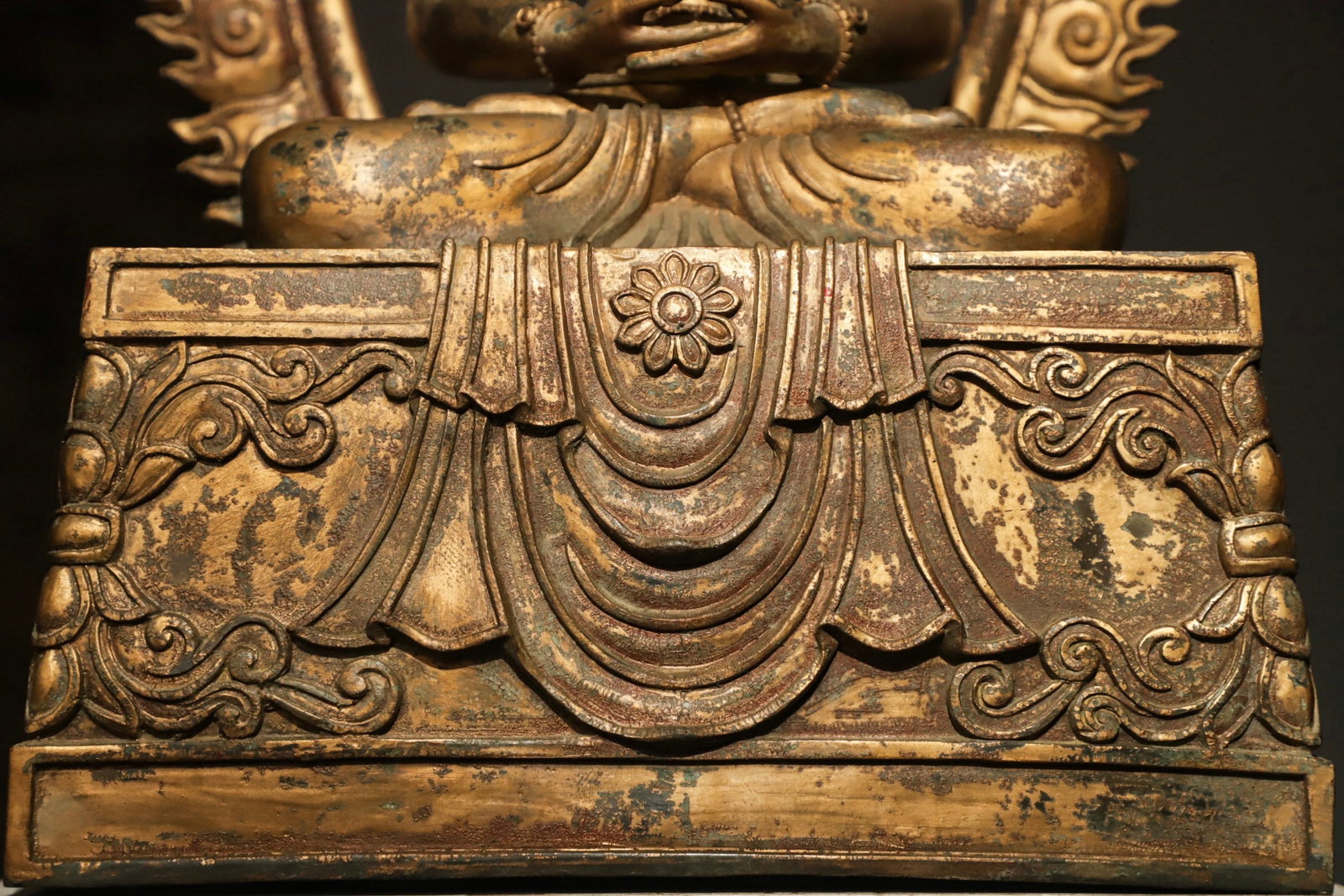 A Gilt Bronze Statue of Amitayus Buddha, Qing Dynasty - 6