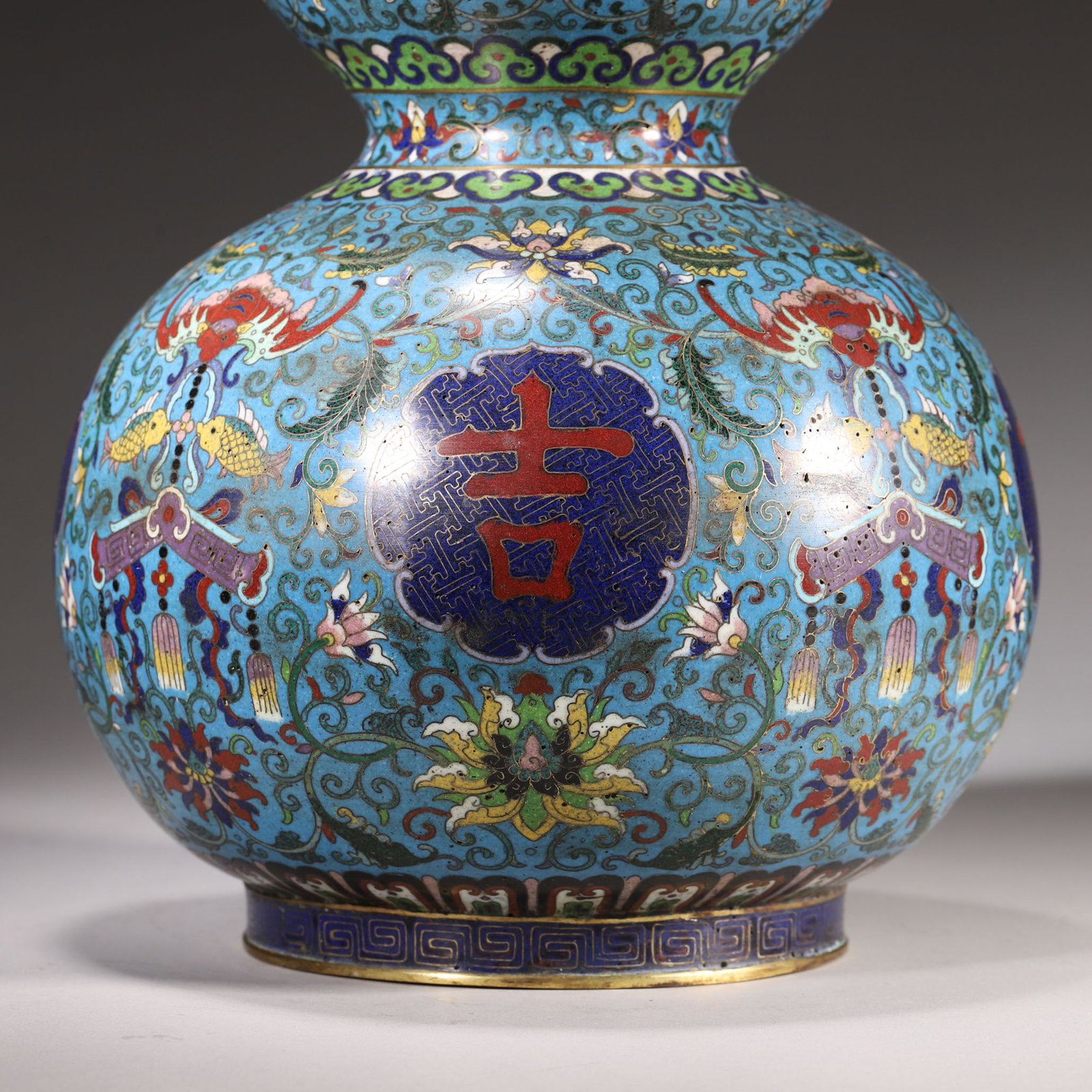 A Cloisonné Enamel "Great Auspicious?? Gourd Vase, Marked "Made in Qianlong Period??, Qing - 4