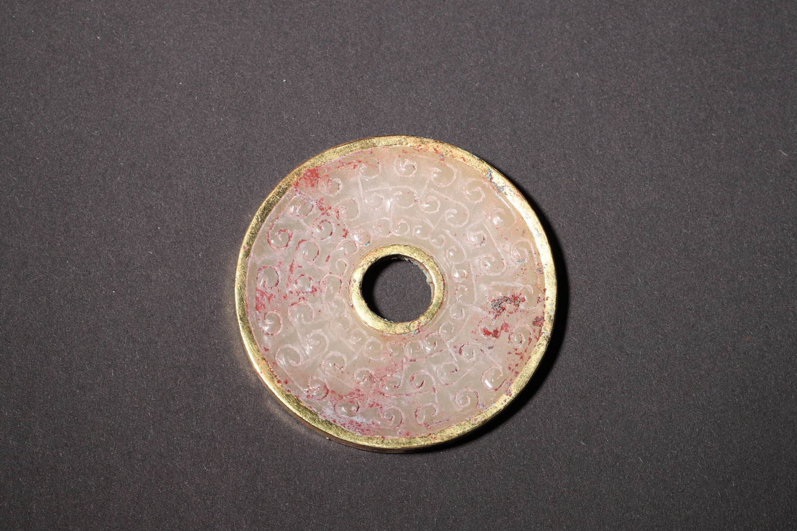 A Jade Bi Disc with Gilt Bronze Rim and Cloud Pattern - Han Dynasty - 2