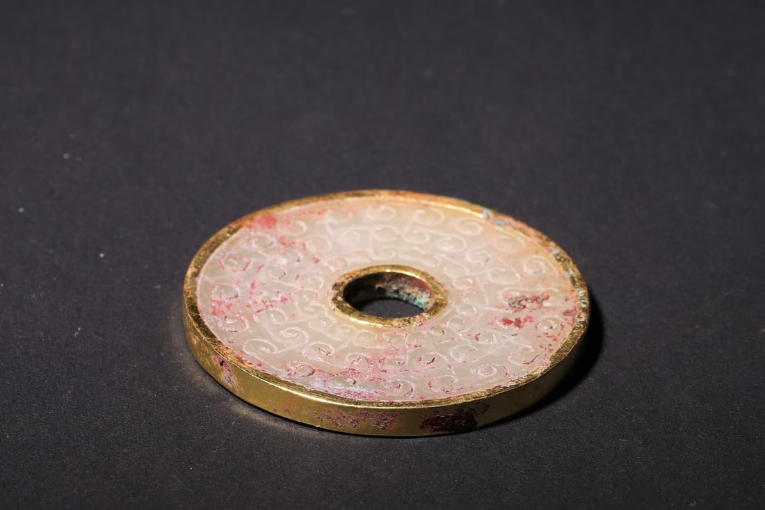 A Jade Bi Disc with Gilt Bronze Rim and Cloud Pattern - Han Dynasty - 3
