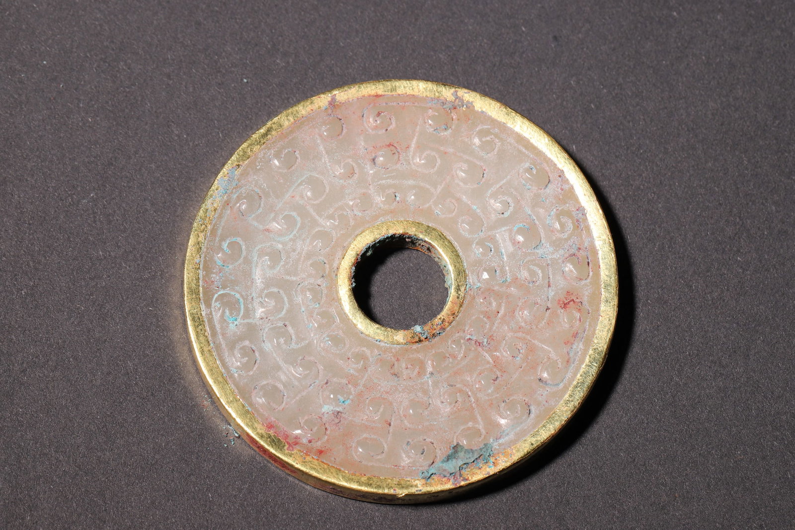 A Jade Bi Disc with Gilt Bronze Rim and Cloud Pattern - Han Dynasty - 5