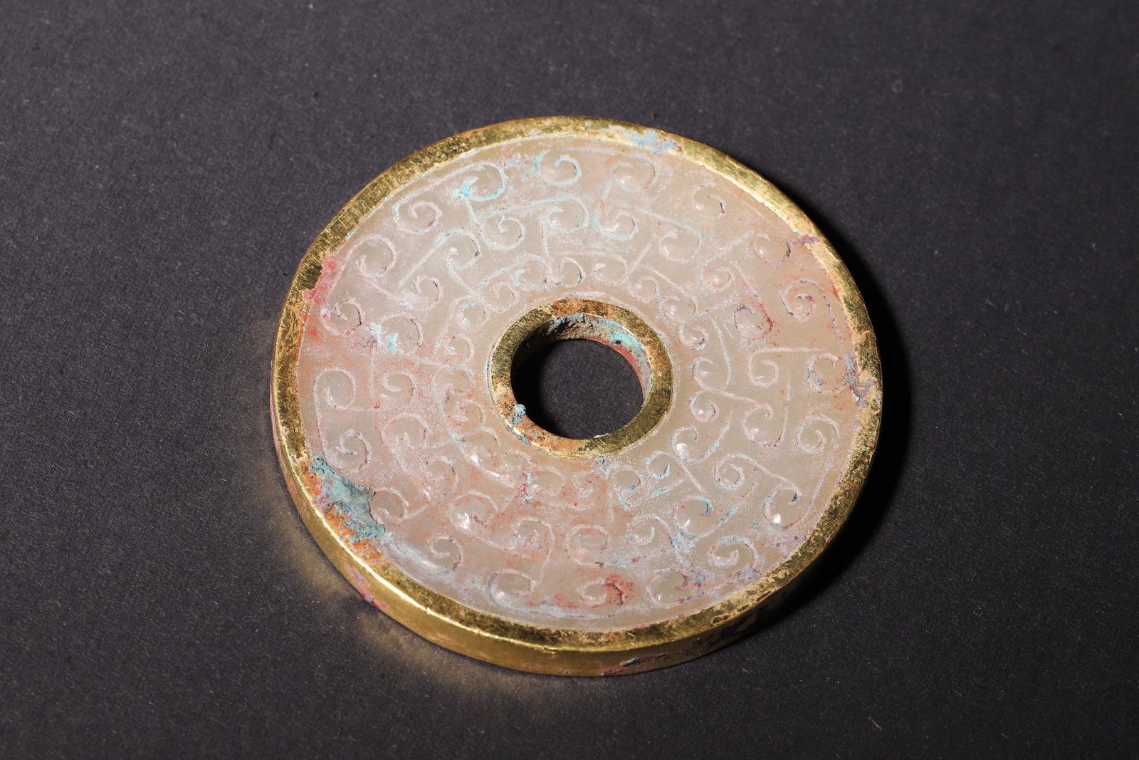 A Jade Bi Disc with Gilt Bronze Rim and Cloud Pattern - Han Dynasty - 6