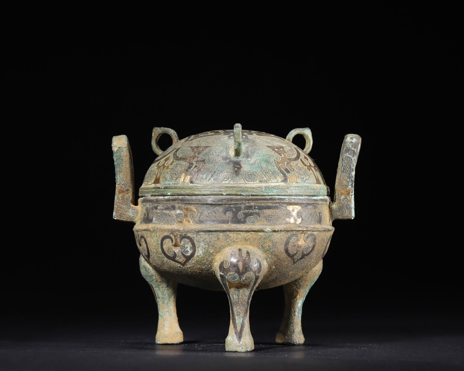 A Gilt and Silver-Inlaid Bronze Tripod Lidded Ding with Phoenix Pattern, Han Dynasty (1 of 8)