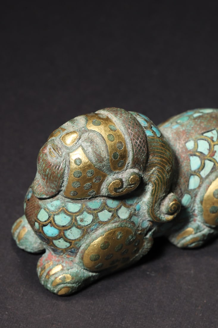 A Han Dynasty Bronze Beast Paperweight with Gold/Silver Inlay and Turquoise - 3