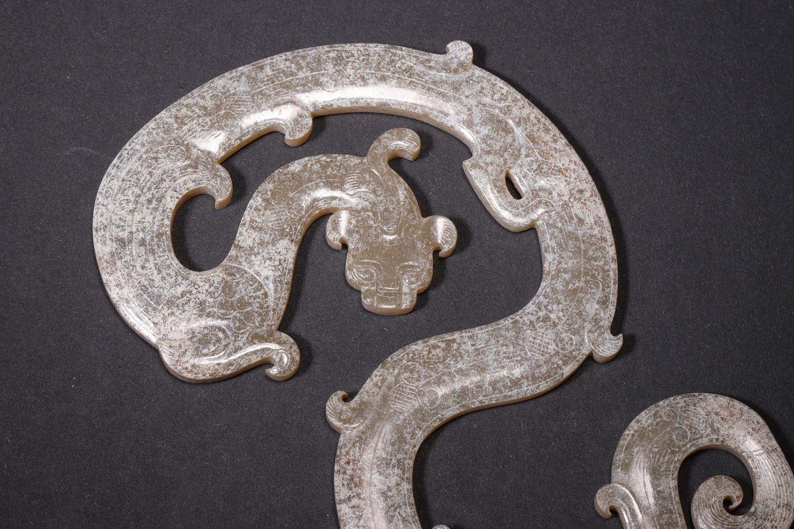 An Ancient Jade S-Shaped Dragon Pendant - Han Dynasty - 2