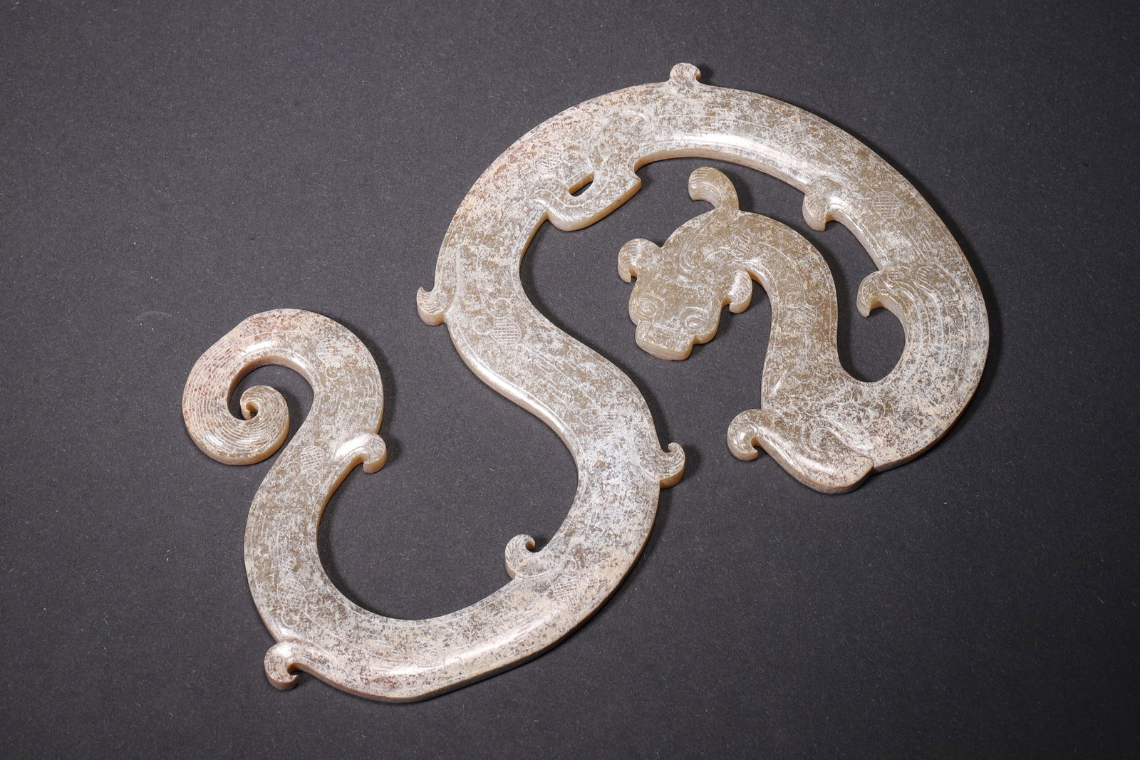 An Ancient Jade S-Shaped Dragon Pendant - Han Dynasty - 5