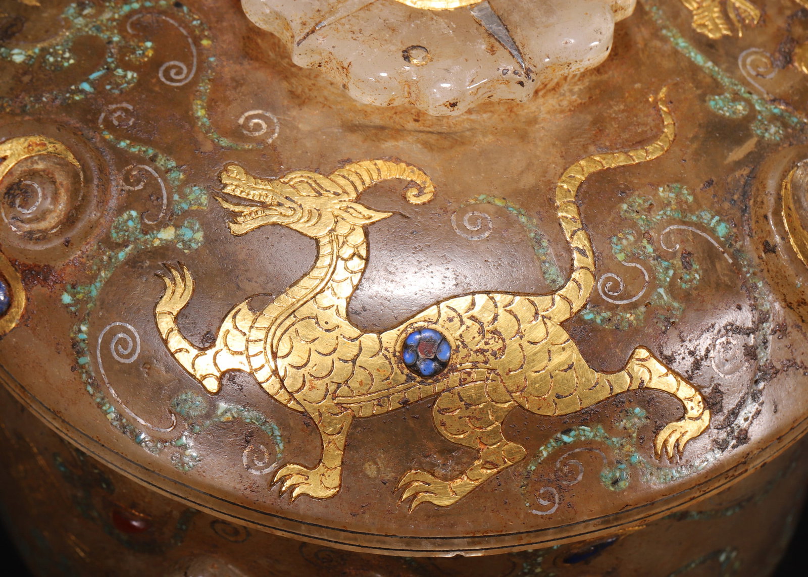 A Crystal Cup with Gold and Silver Inlay and Gemstone Inlay, Han Dynasty - 4