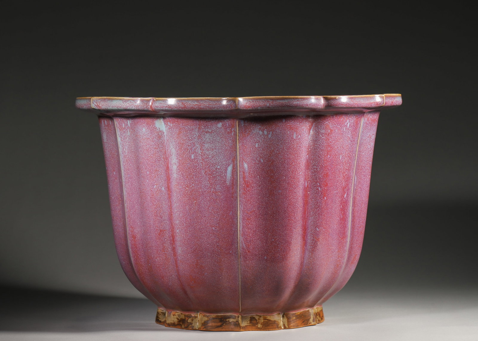 A Jun Ware Rose-Purple Glazed Lobed Flower Pot (Song Dynasty) - 3
