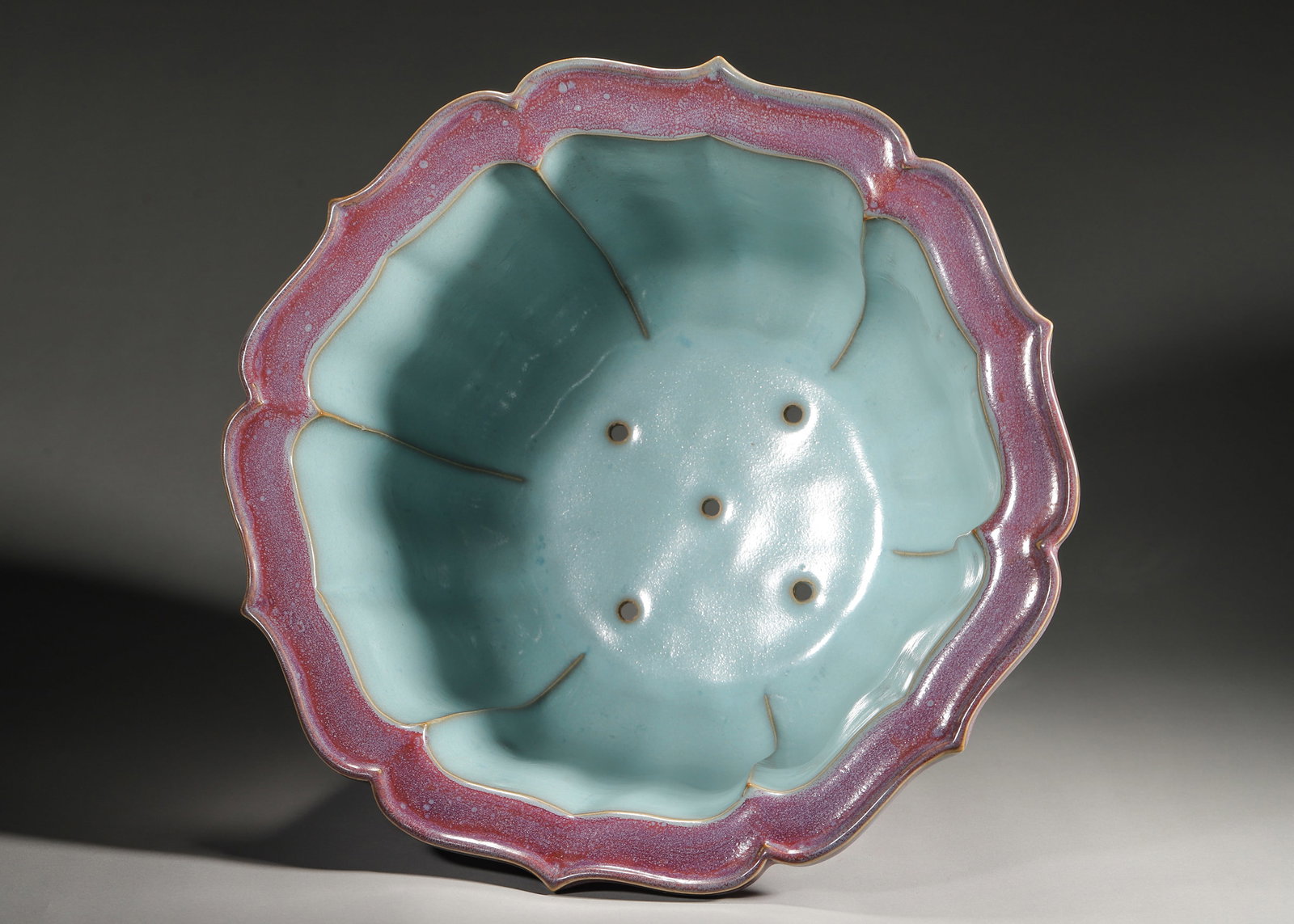 A Jun Ware Rose-Purple Glazed Lobed Flower Pot (Song Dynasty) - 5
