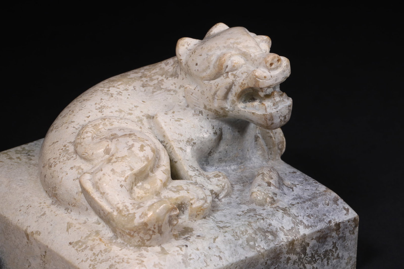 A High Ancient Jade Seal with Chilong Knob, Han Dynasty - 3