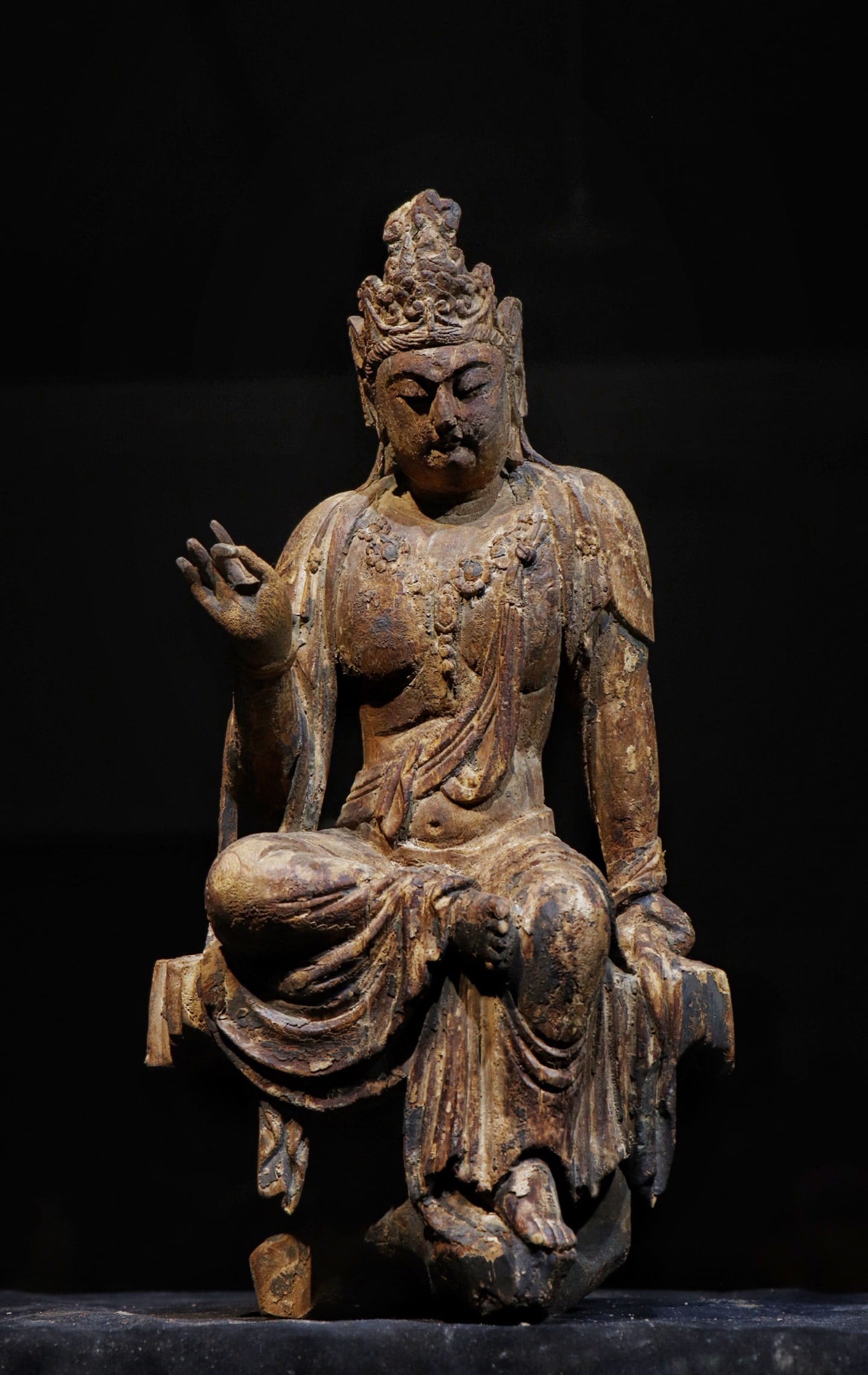 A Painted Wood Figure of Water-Moon Guanyin - Song Dynasty (1 of 9)