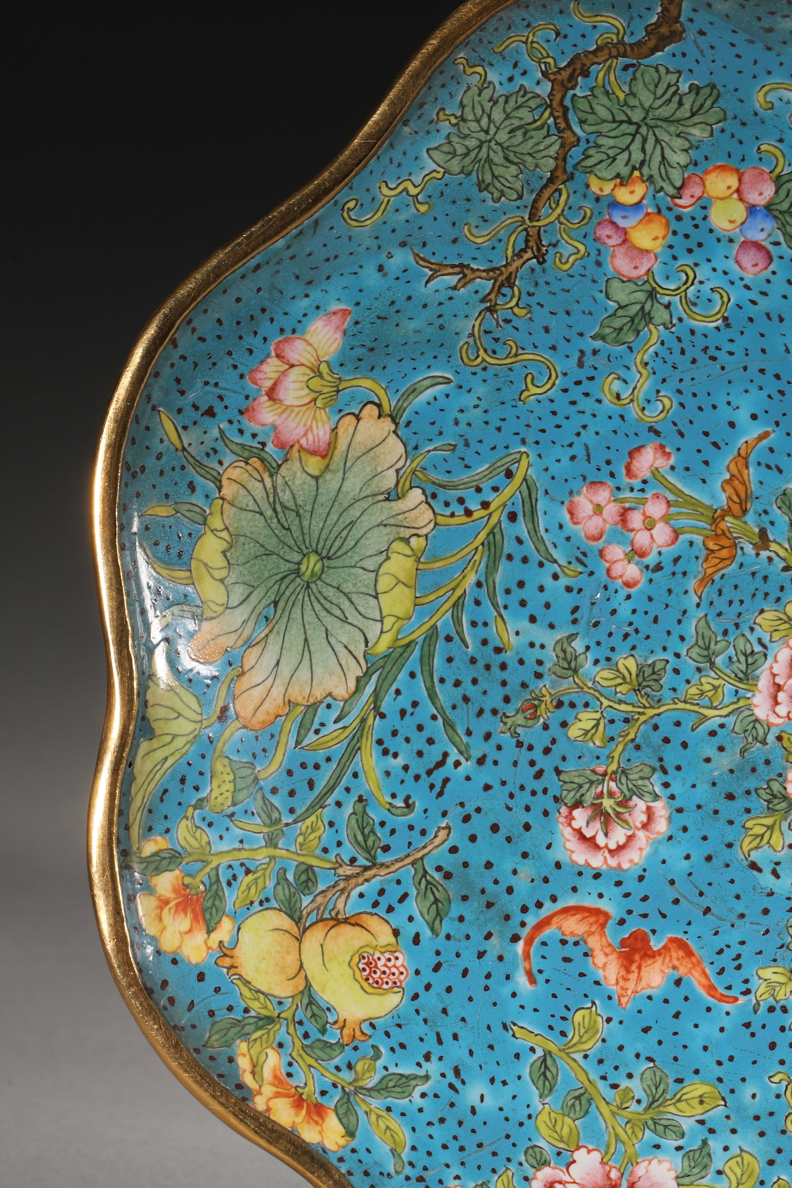 An Enameled Copper Stem Plate with Auspicious Motifs, Qianlong Period - 4