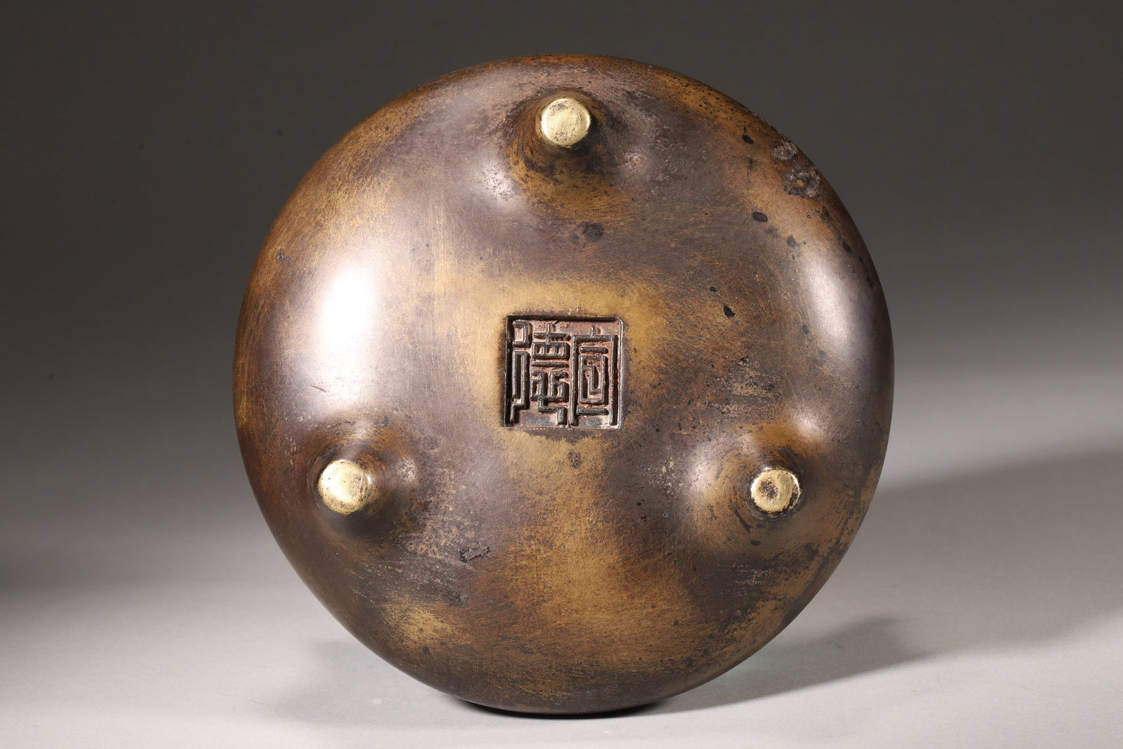 A Bronze Three-Foot Incense Burner with Bridge Handles, Ming Dynasty - 6
