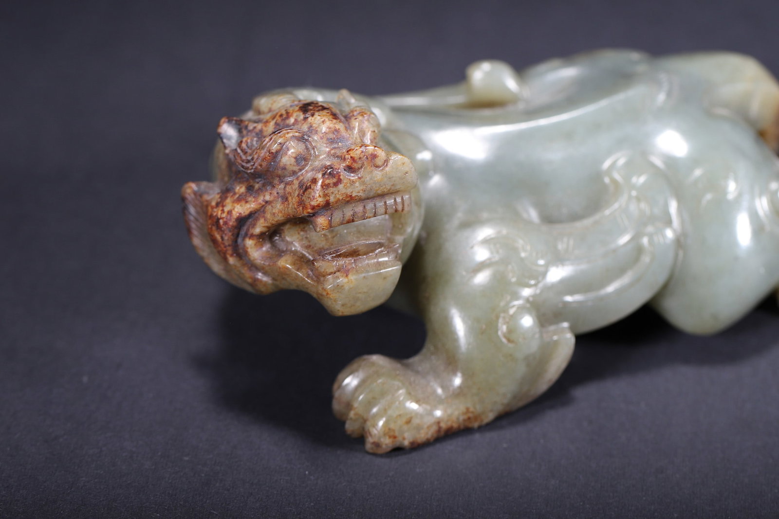 A Hetian Green Jade Carving of a Bixie - Han Dynasty - 4