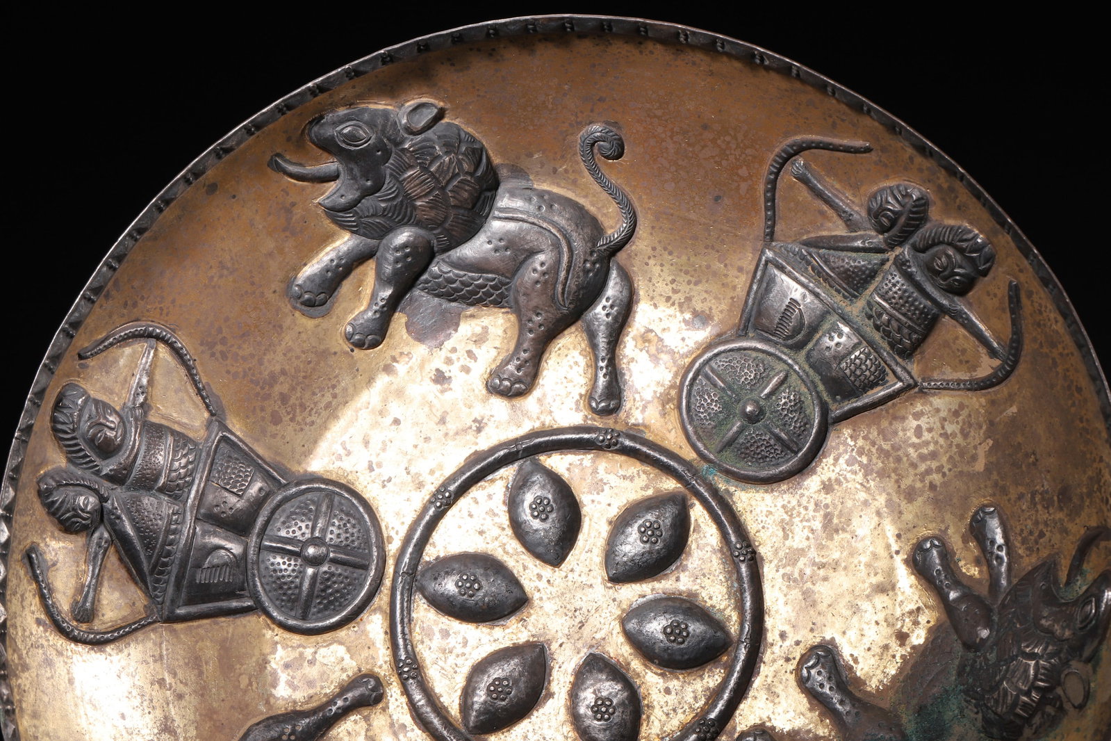 A Tang Dynasty Gilt Silver Plate with Hunting Scene - 4