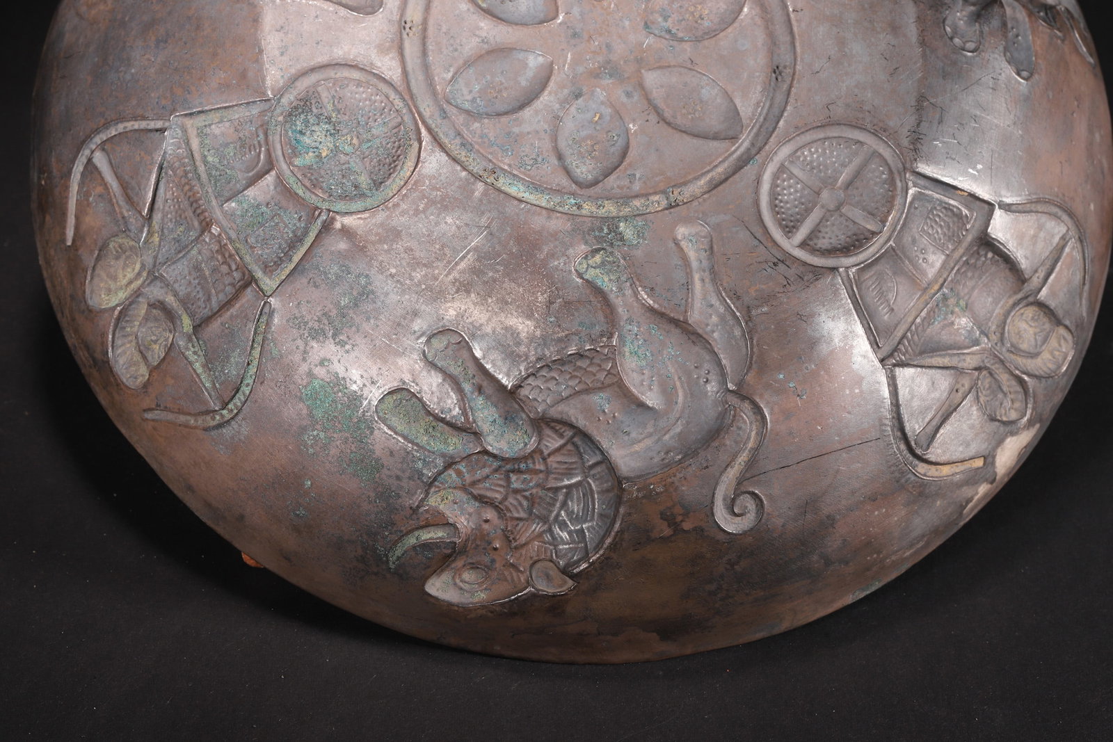 A Tang Dynasty Gilt Silver Plate with Hunting Scene - 6