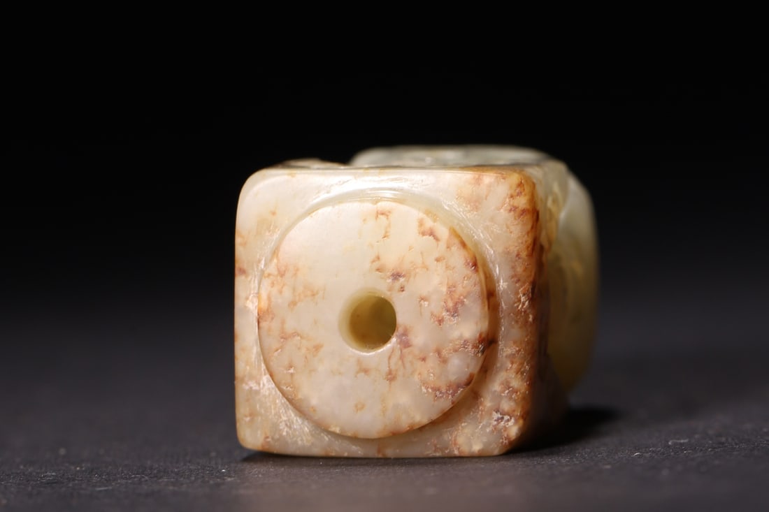 A Hetian White Jade Buddha Lezi with Skin, Qing Dynasty - 7