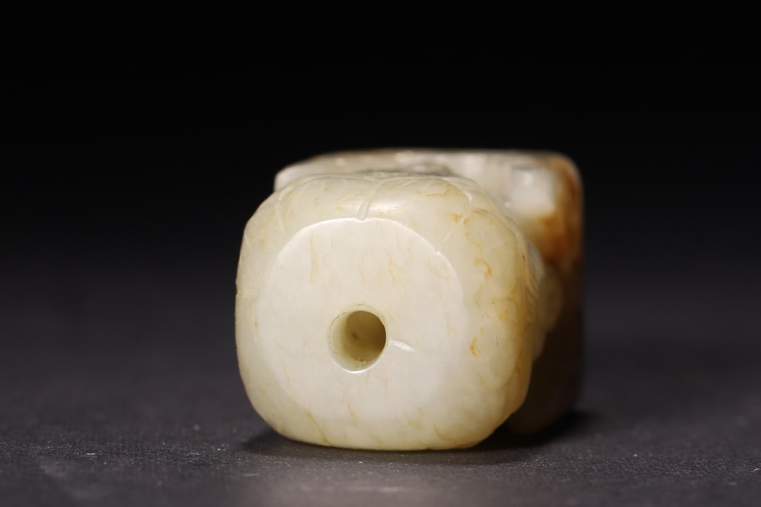 A Hetian White Jade Buddha Lezi with Skin, Qing Dynasty - 8
