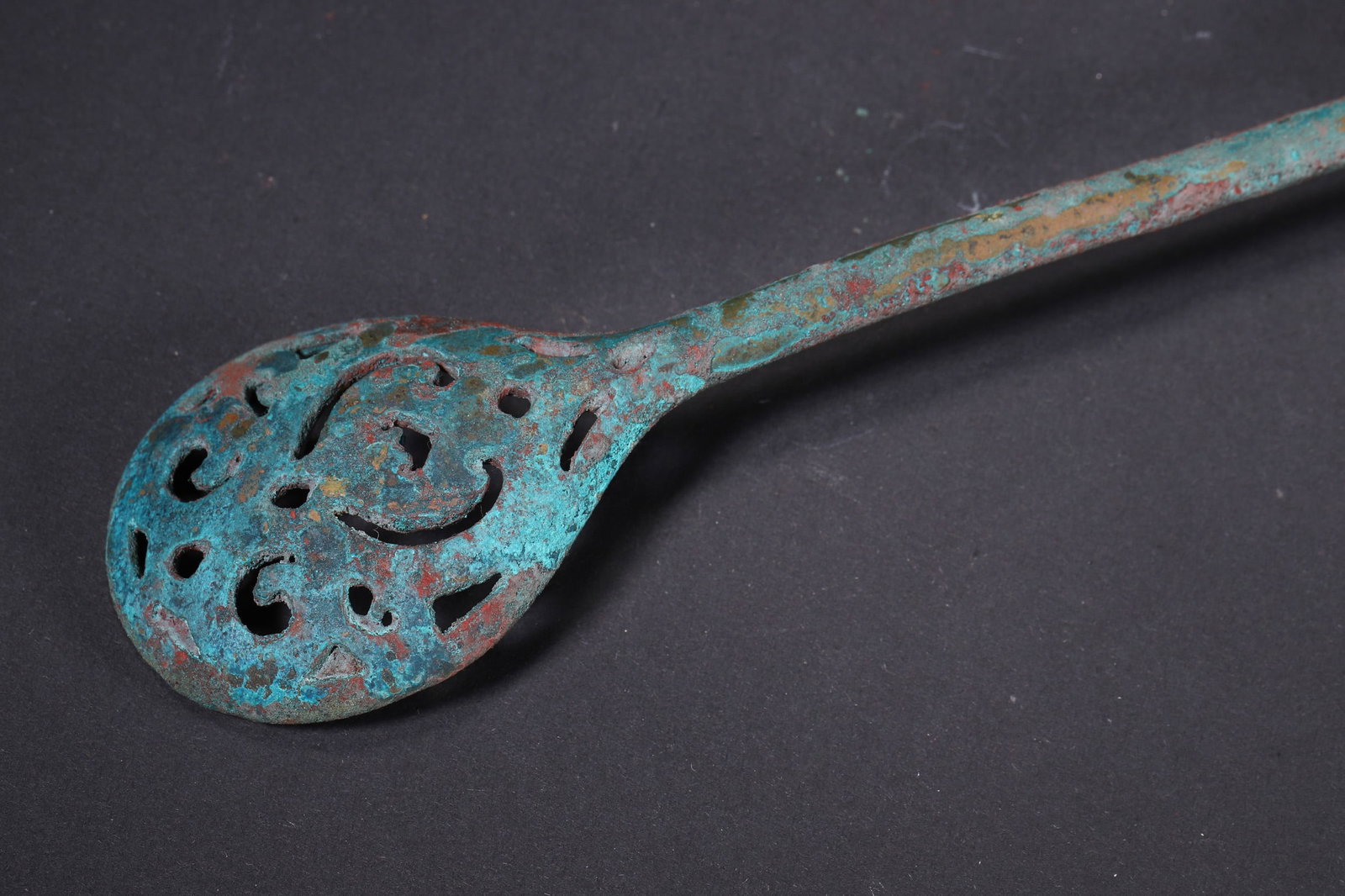 A Warring States Bronze Spoon with Gold and Silver Inlay and Jade Handle - 7