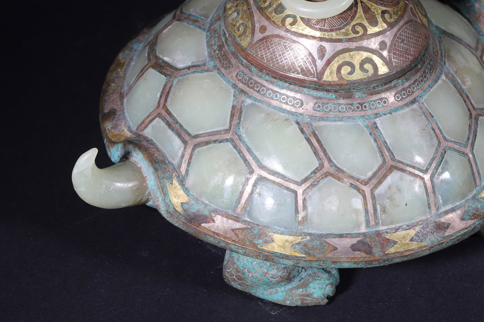A Bronze Dragon-Tortoise Censer with Gold and Silver Inlay and Hetian Jade Inlays - Han Dynasty - 6