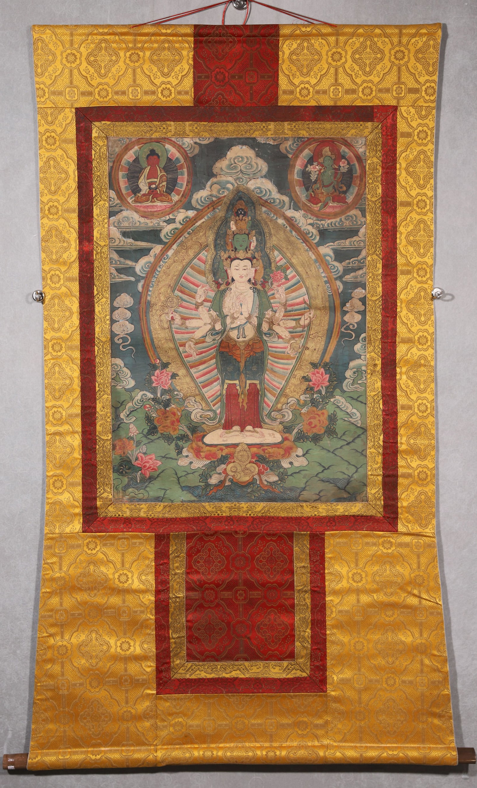 An Eleven-headed Thousand-armed Avalokiteshvara Thangka - Qing Dynasty (1 of 12)