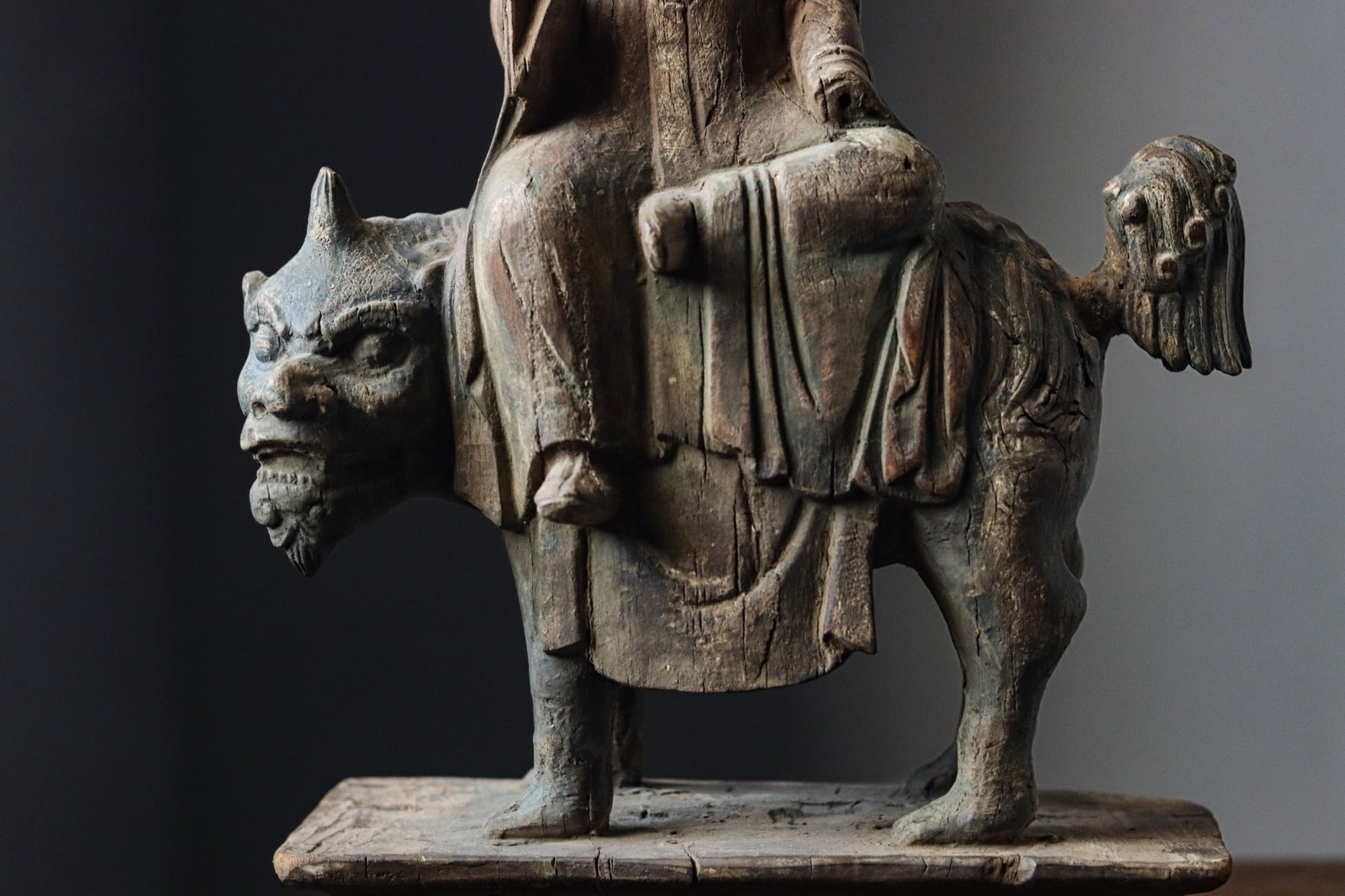 A Painted Wooden Statue of Taiyi Zhenren, Ming Dynasty - 5