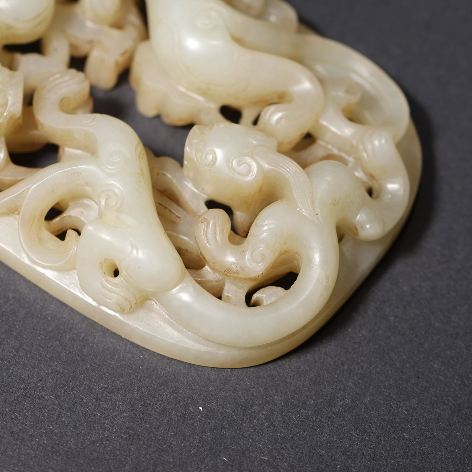 A Hetian Jade Openwork Three-Chilong Inlay, Yuan Dynasty - 6
