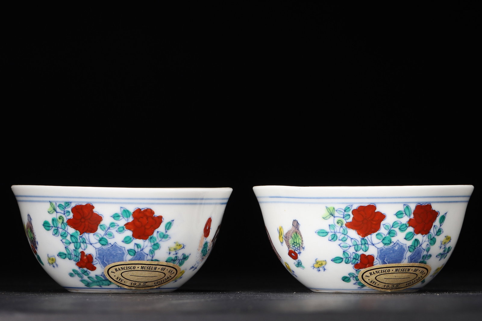 A Pair of Ming Dynasty Chenghua Doucai Chicken Cup - 3