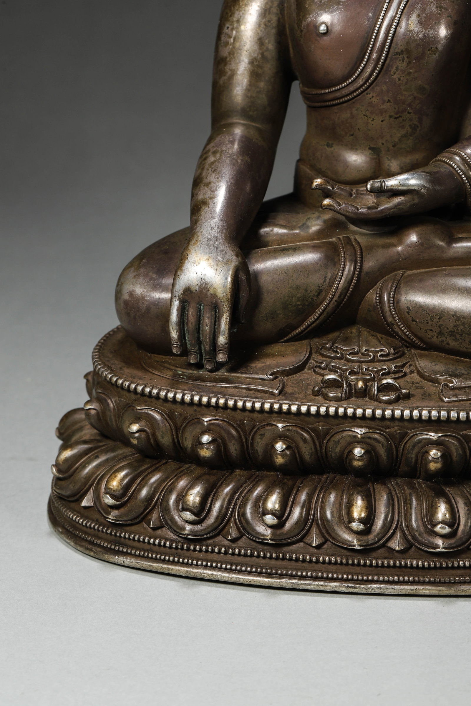 A Silver Statue of Akshobhya Buddha with Partial Gold Facing, Qing Dynasty - 2