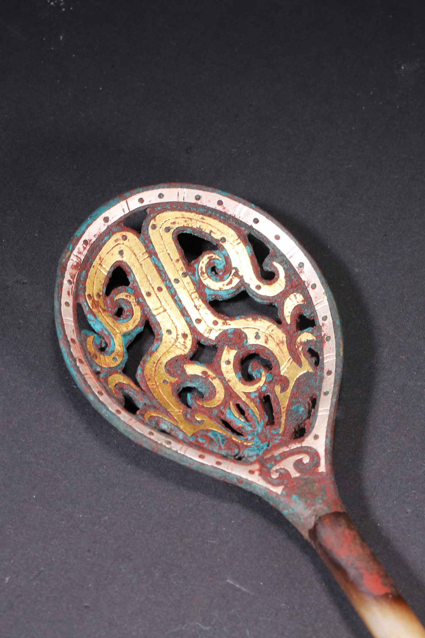 A Warring States Bronze Spoon with Gold and Silver Inlay and Jade Handle - 6