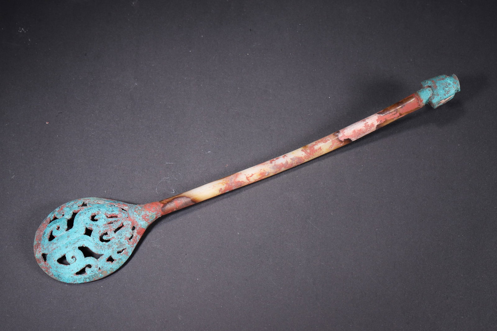 A Warring States Bronze Spoon with Gold and Silver Inlay and Jade Handle - 7