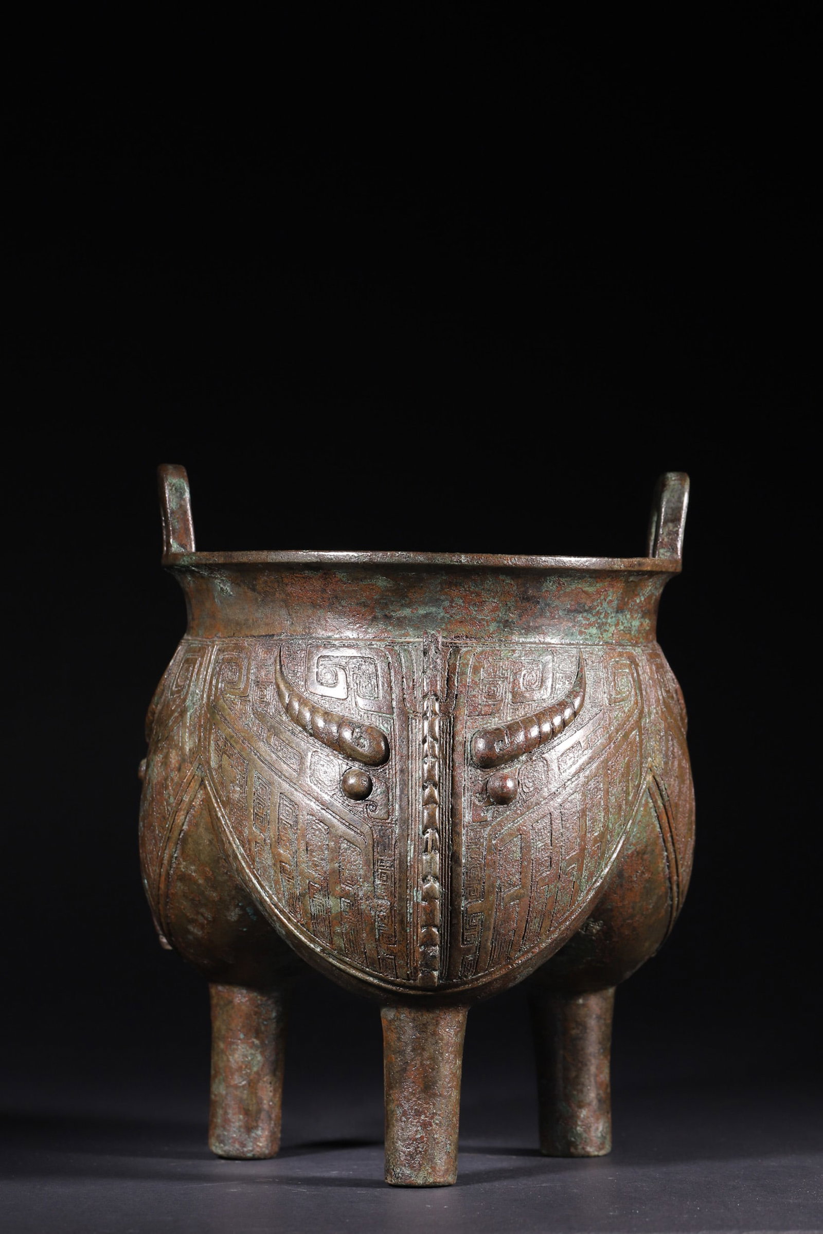 A Bronze Li Vessel with Beast-Face Motifs - Late Shang Dynasty (1 of 7)