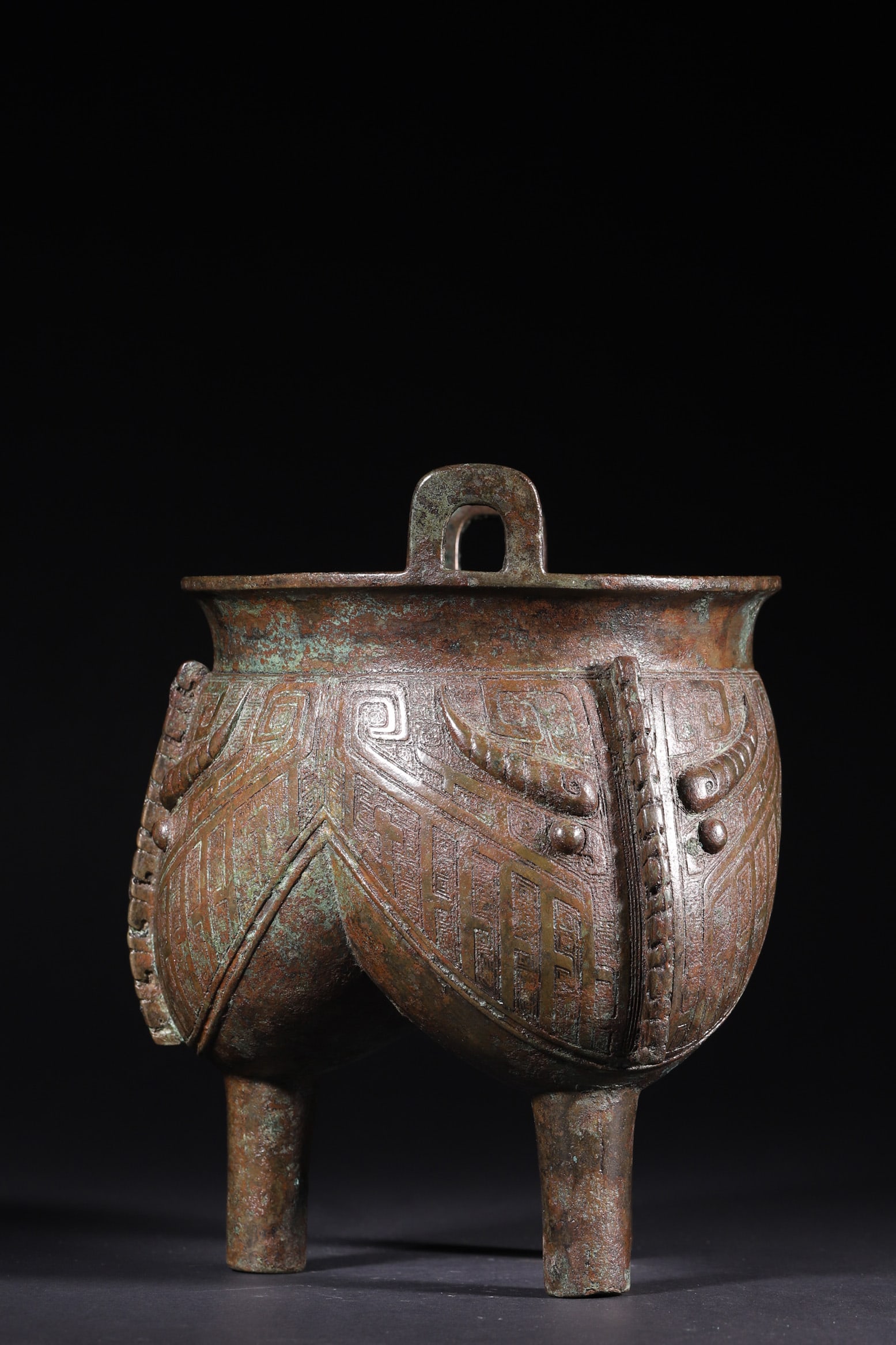 A Bronze Li Vessel with Beast-Face Motifs - Late Shang Dynasty - 2