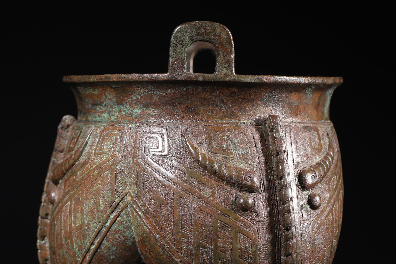 A Bronze Li Vessel with Beast-Face Motifs - Late Shang Dynasty - 5