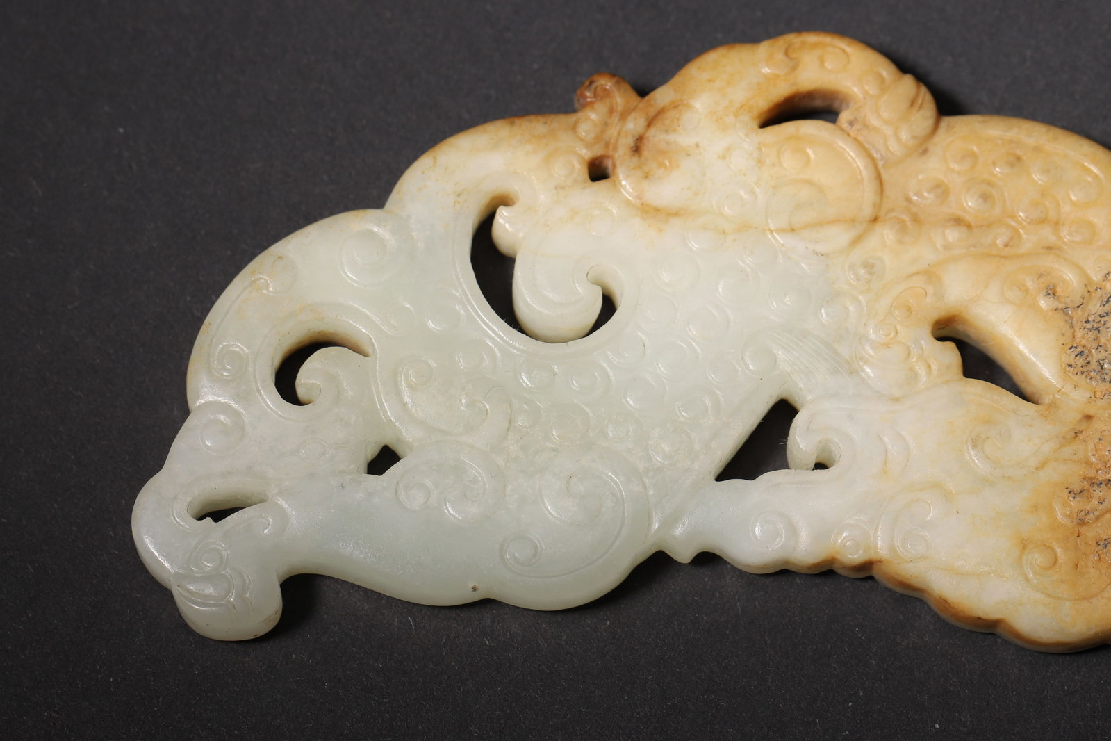 A Han Dynasty Carved Jade Pendant with Dragon and Phoenix Motifs - 5
