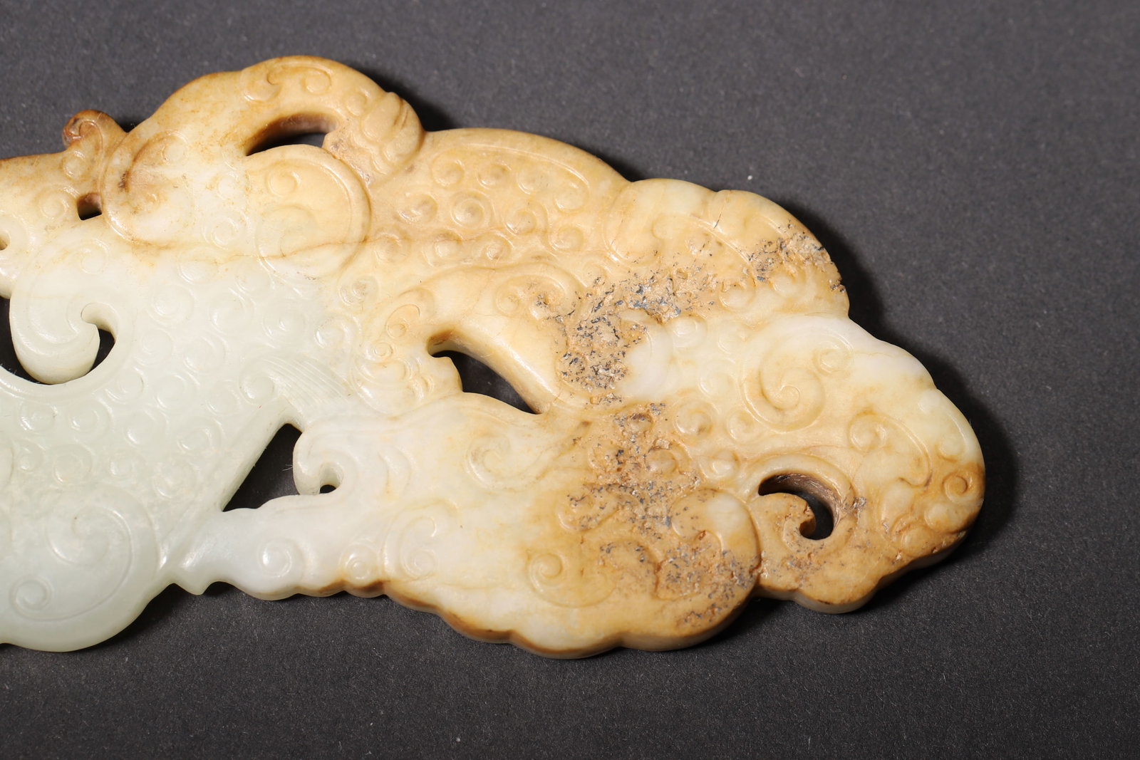 A Han Dynasty Carved Jade Pendant with Dragon and Phoenix Motifs - 6
