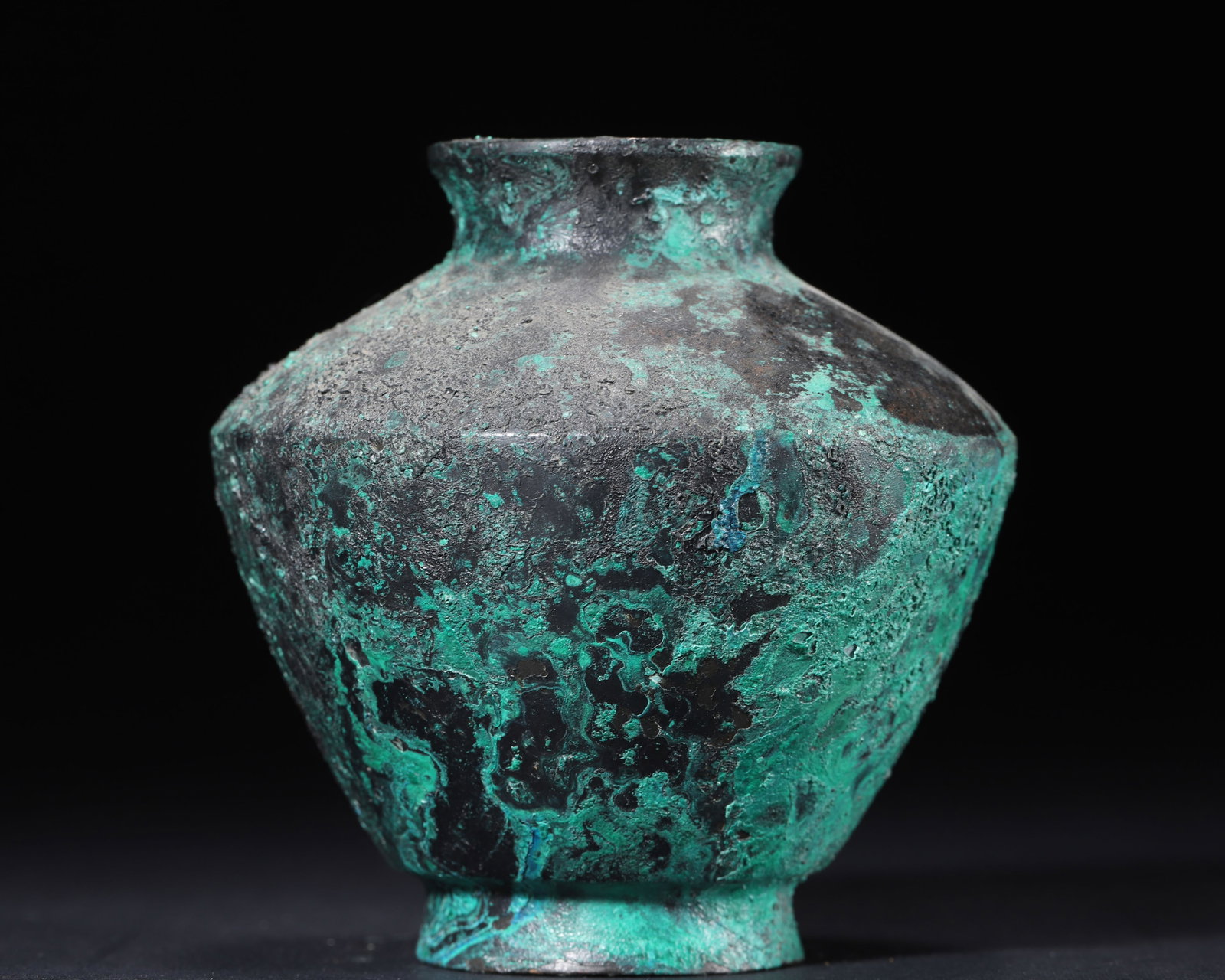 A Han Dynasty Plain Bronze Miniature Jar - 4