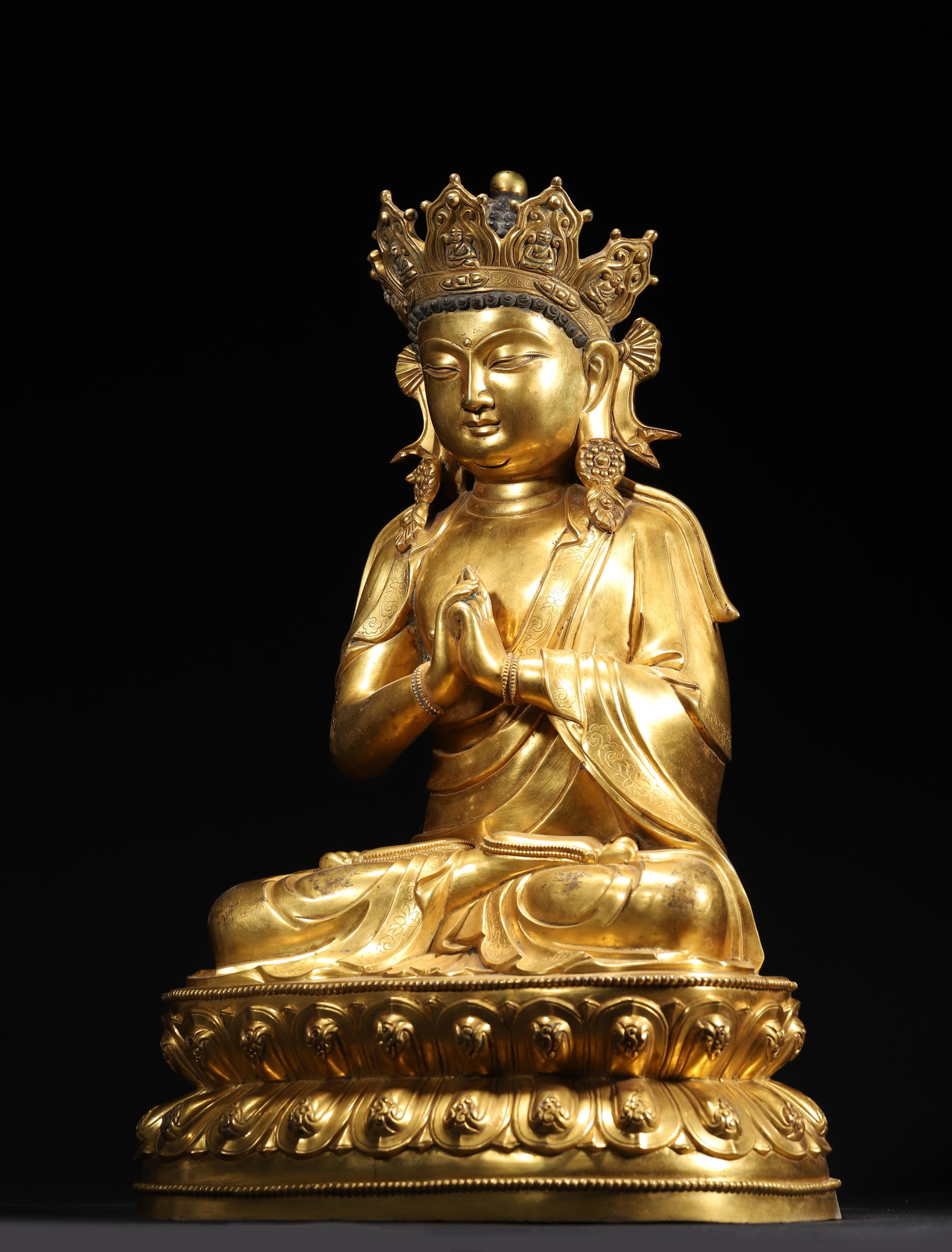 QING DYNASTY, QIANLONG PERIOD (18TH CENTURY) GILT-BRONZE SEATED VAIROCANA BUDDHA - 2